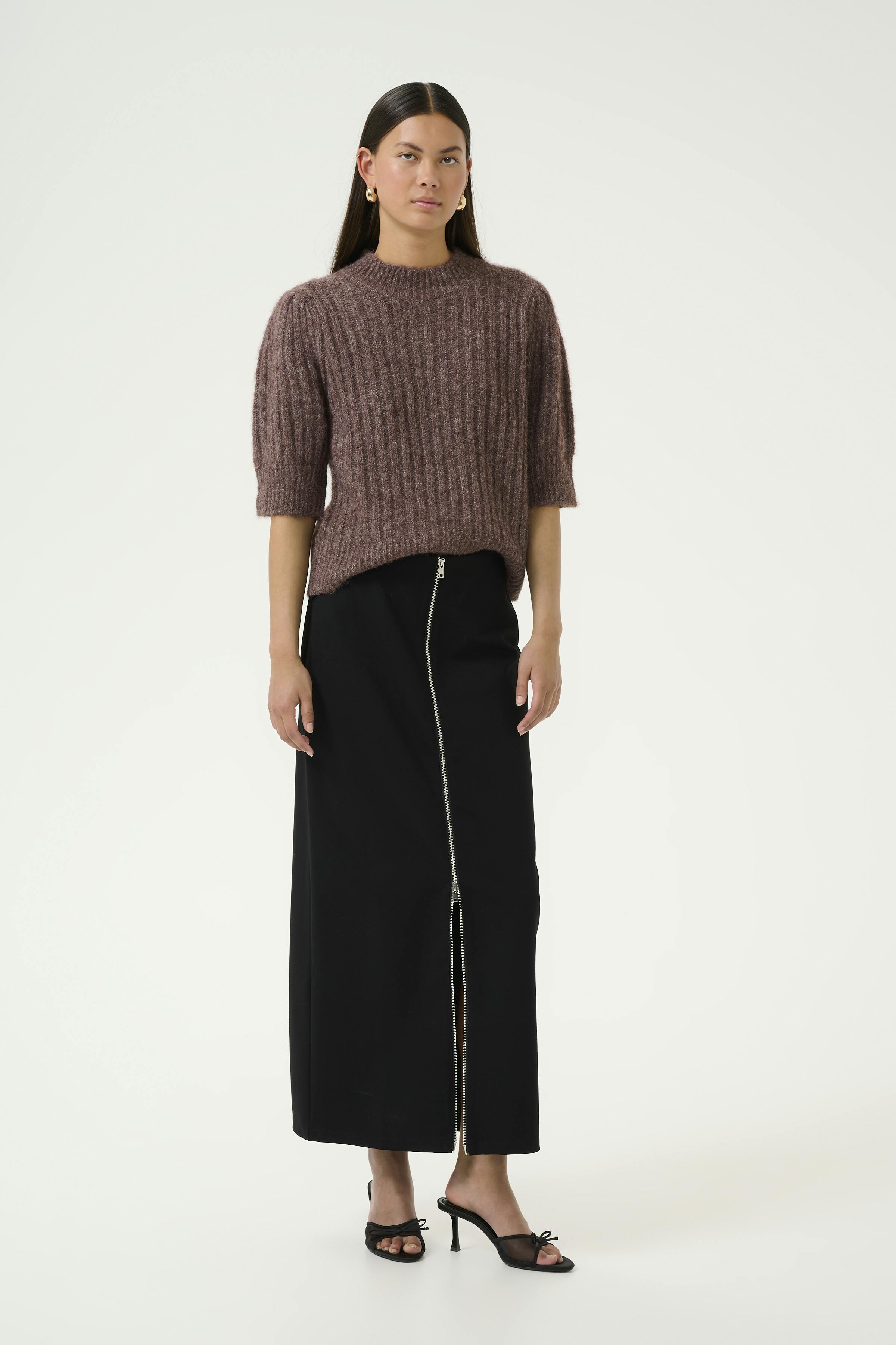 KBRebecca Skirt LOOKBOOK FRONT 10105102-194008