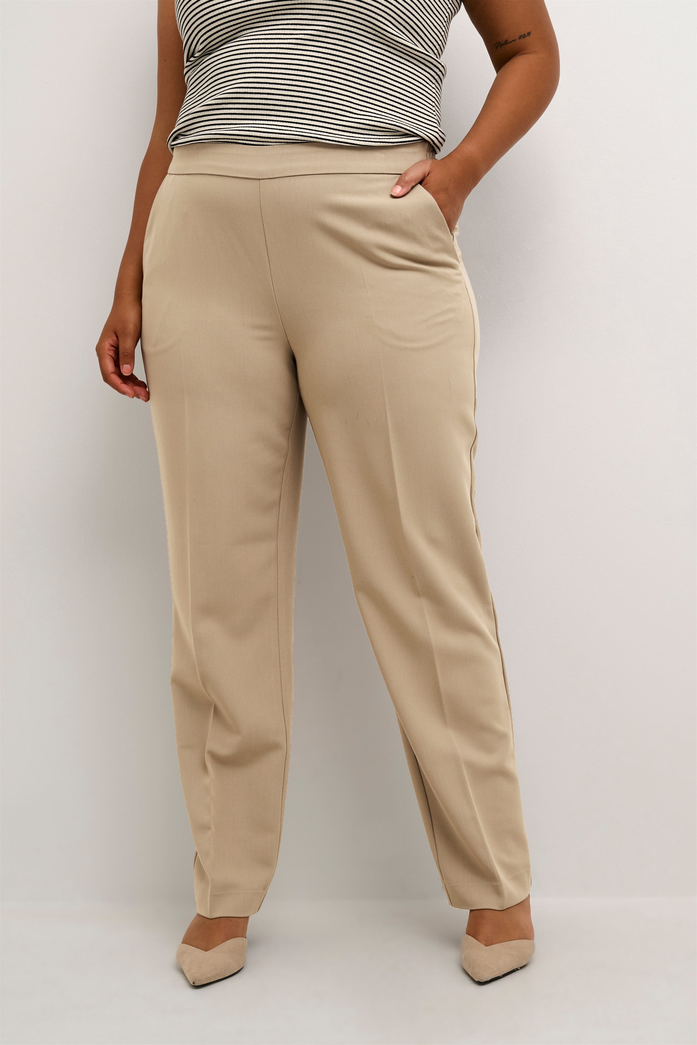 KCsakira Trousers LOOKBOOK FRONT 10581088-171109