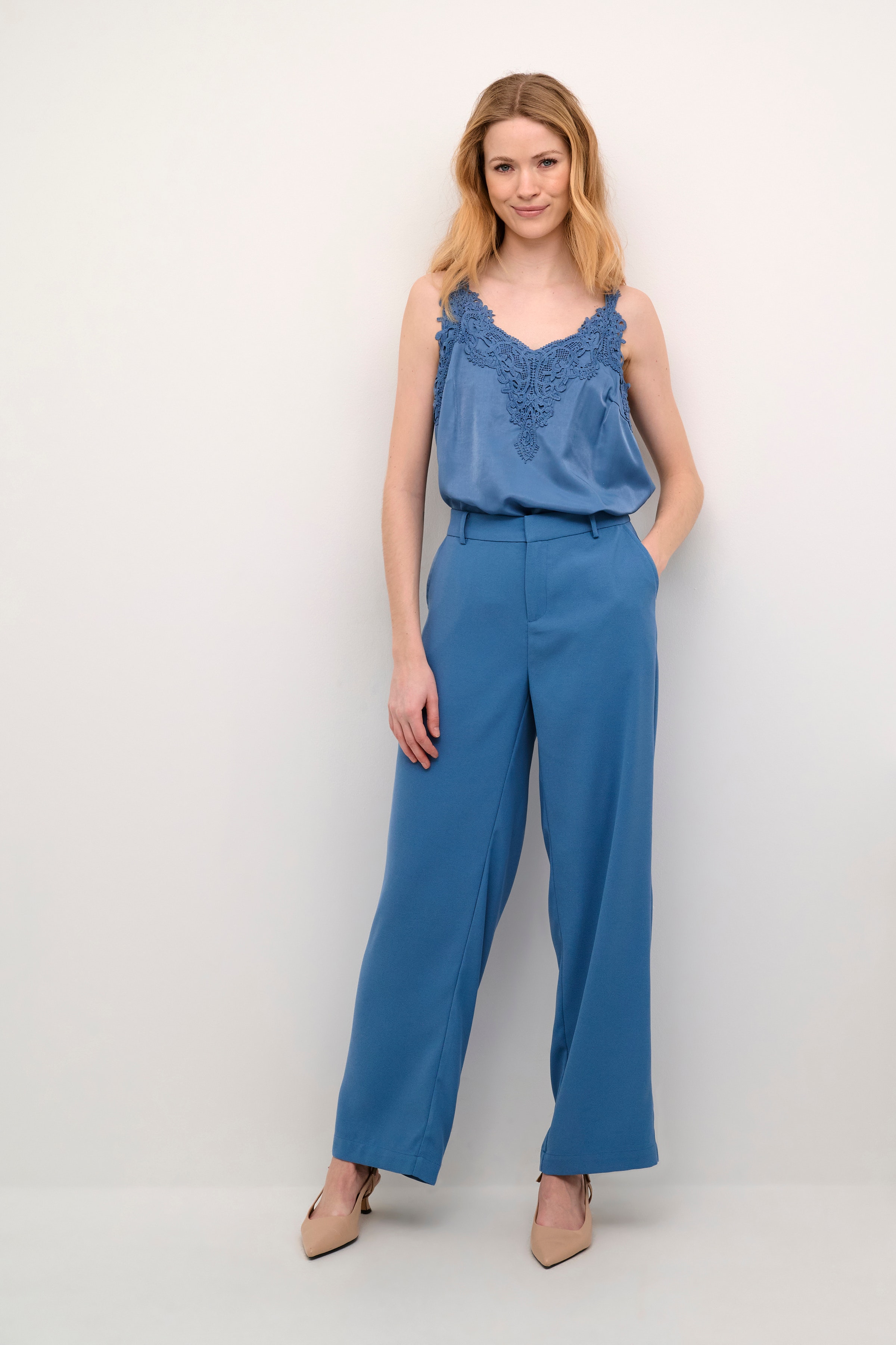 61 Trousers LOOKBOOK FRONT 10611708-184020