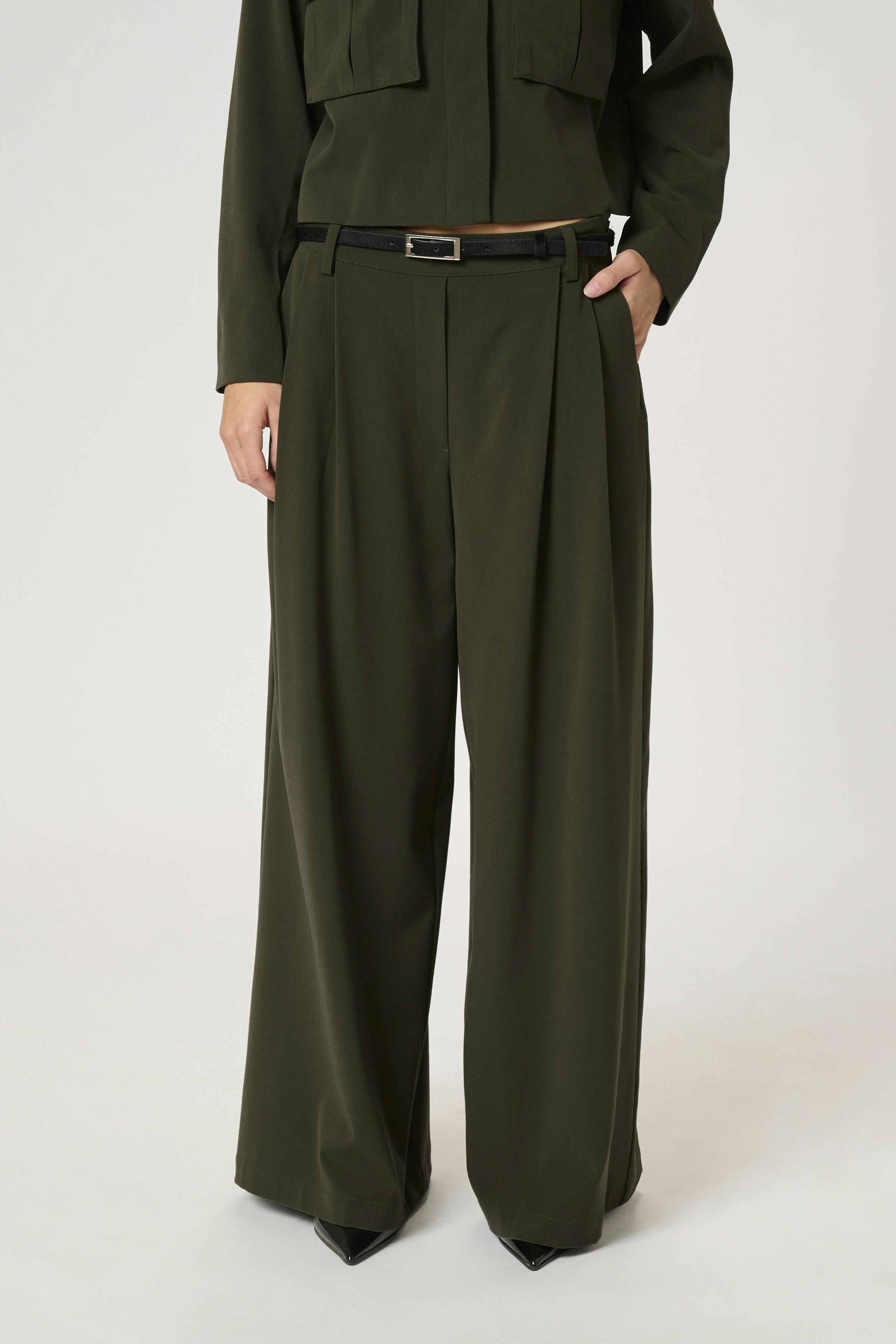 HaceMW Hose LOOKBOOK FRONT 10704868-190509