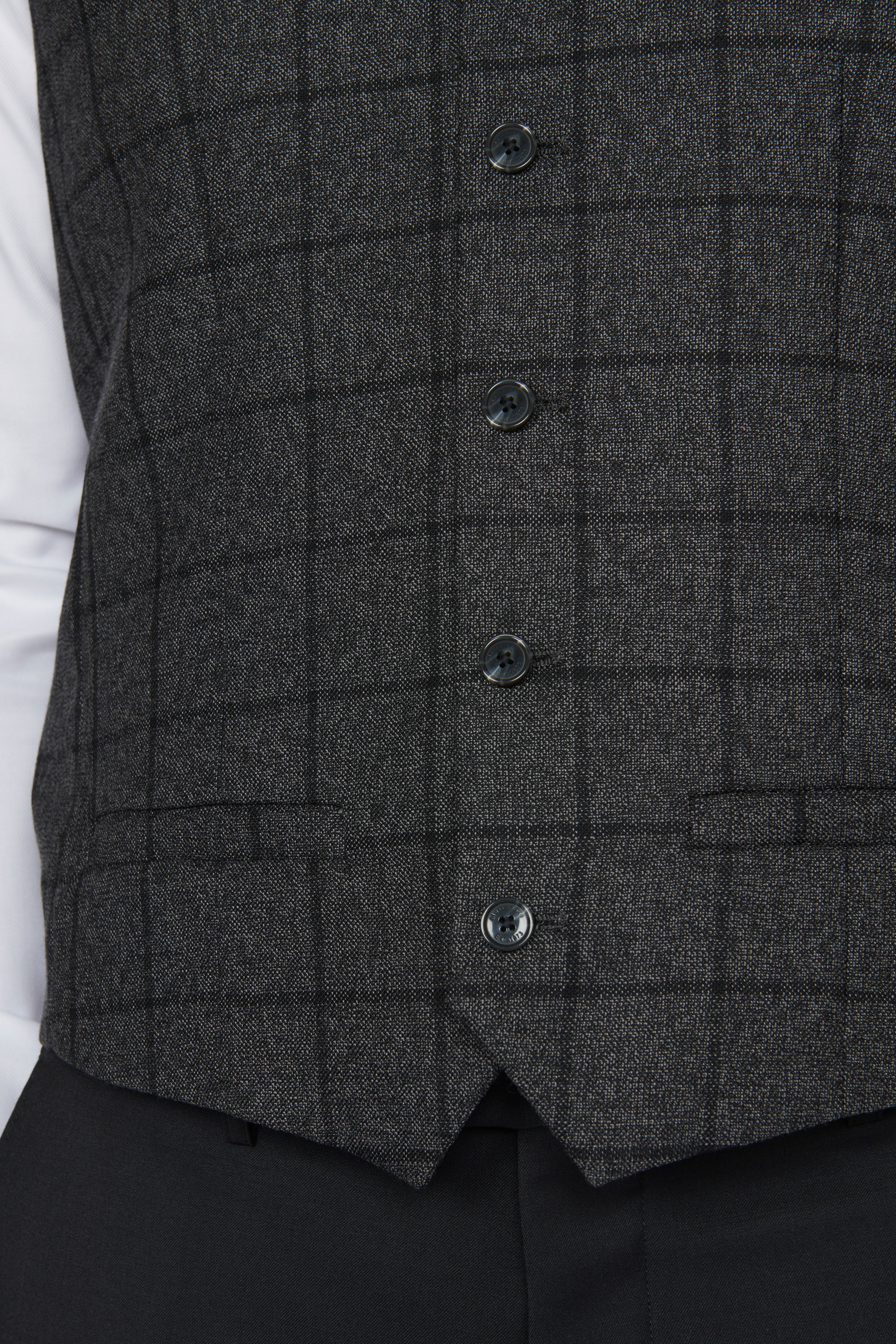 MAbreck Waistcoat LOOKBOOK DETAIL 30206506-300270