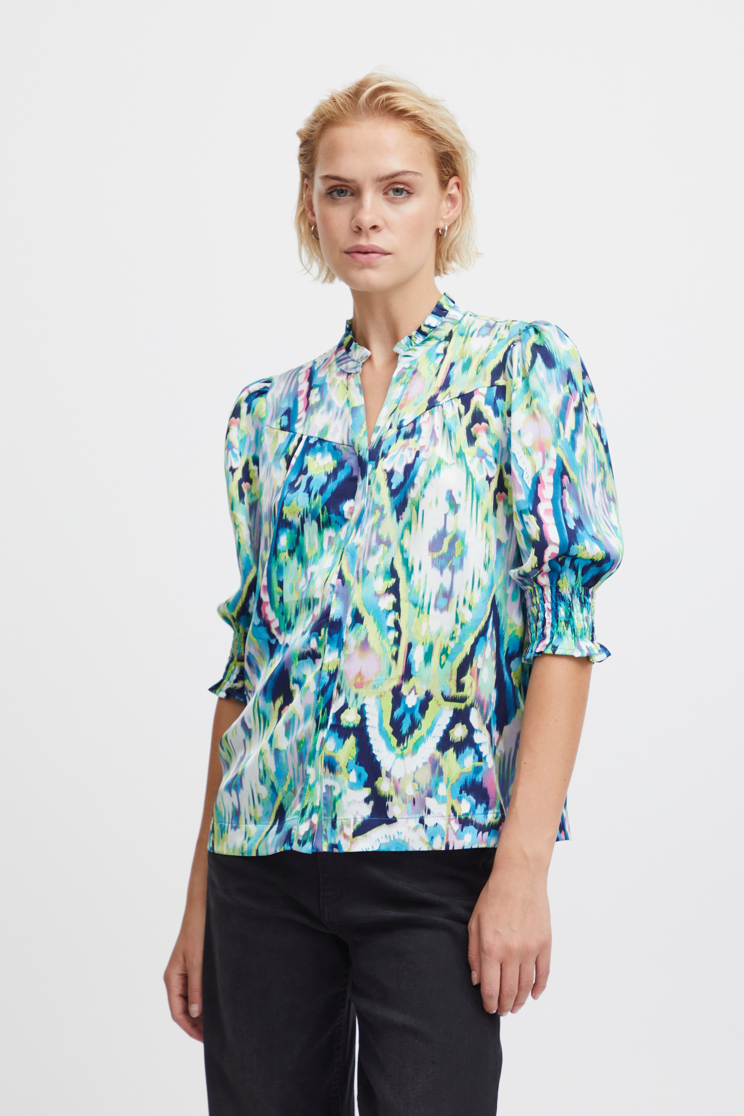 IXKORINA Bluse LOOKBOOK FRONT 20121218-203148