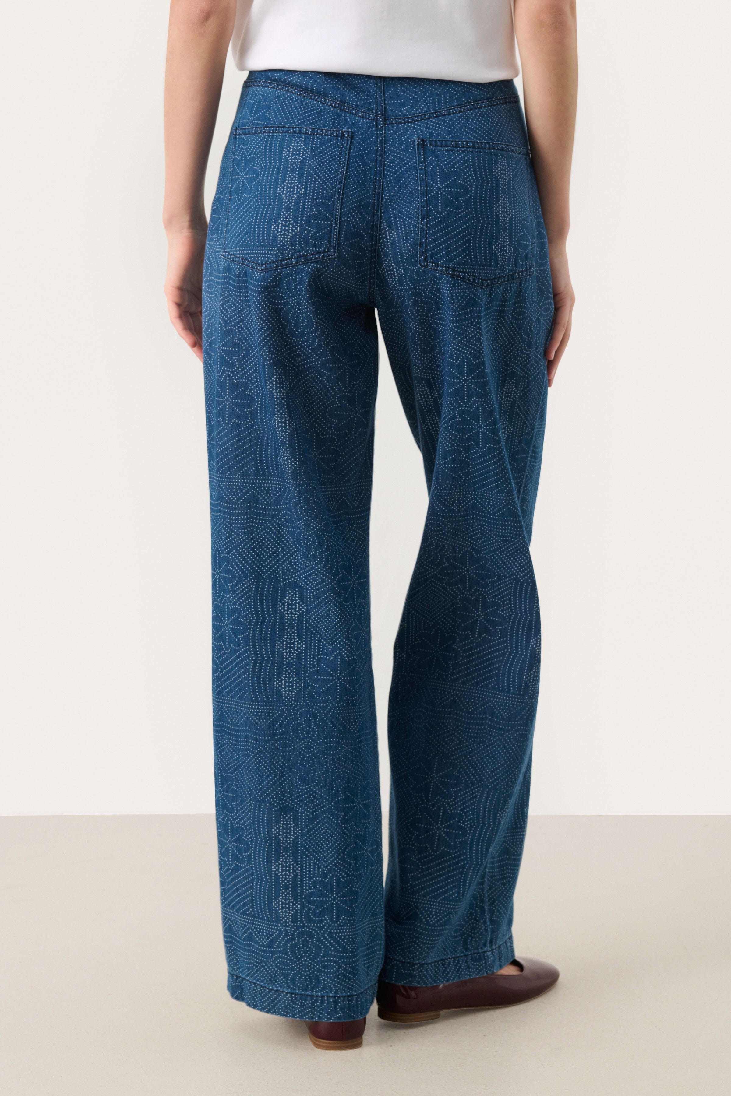 TharaPW Trousers LOOKBOOK BACK 30309810-303961