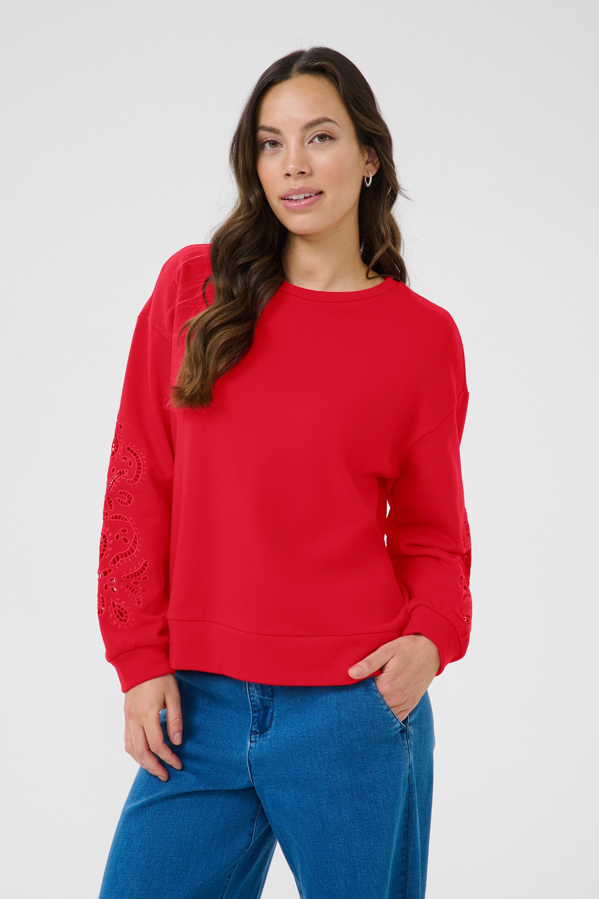 CRJosie Sweatshirt LOOKBOOK FRONT 10613984-181653