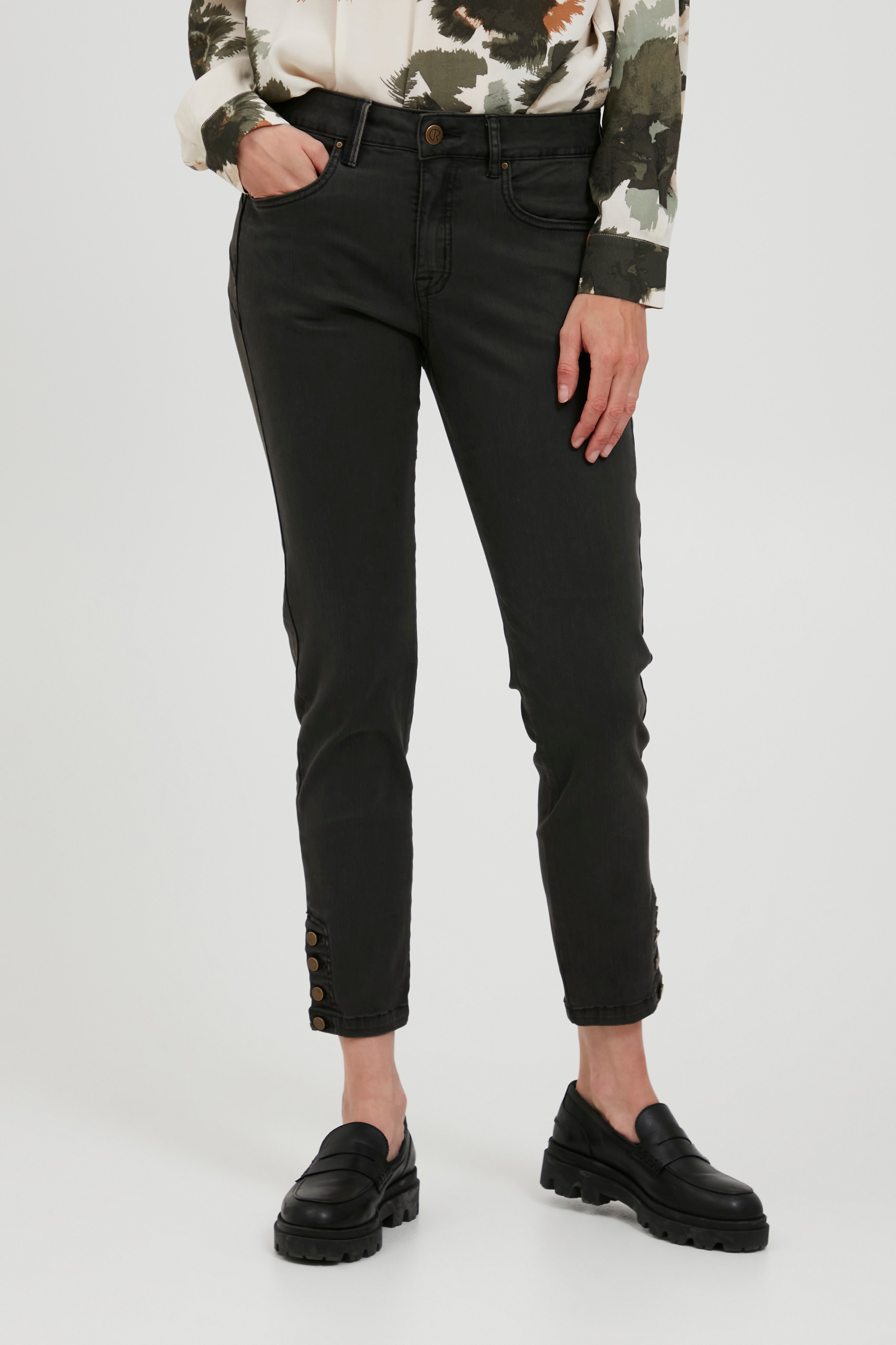 Casual Hose LOOKBOOK FRONT 20404064-190506