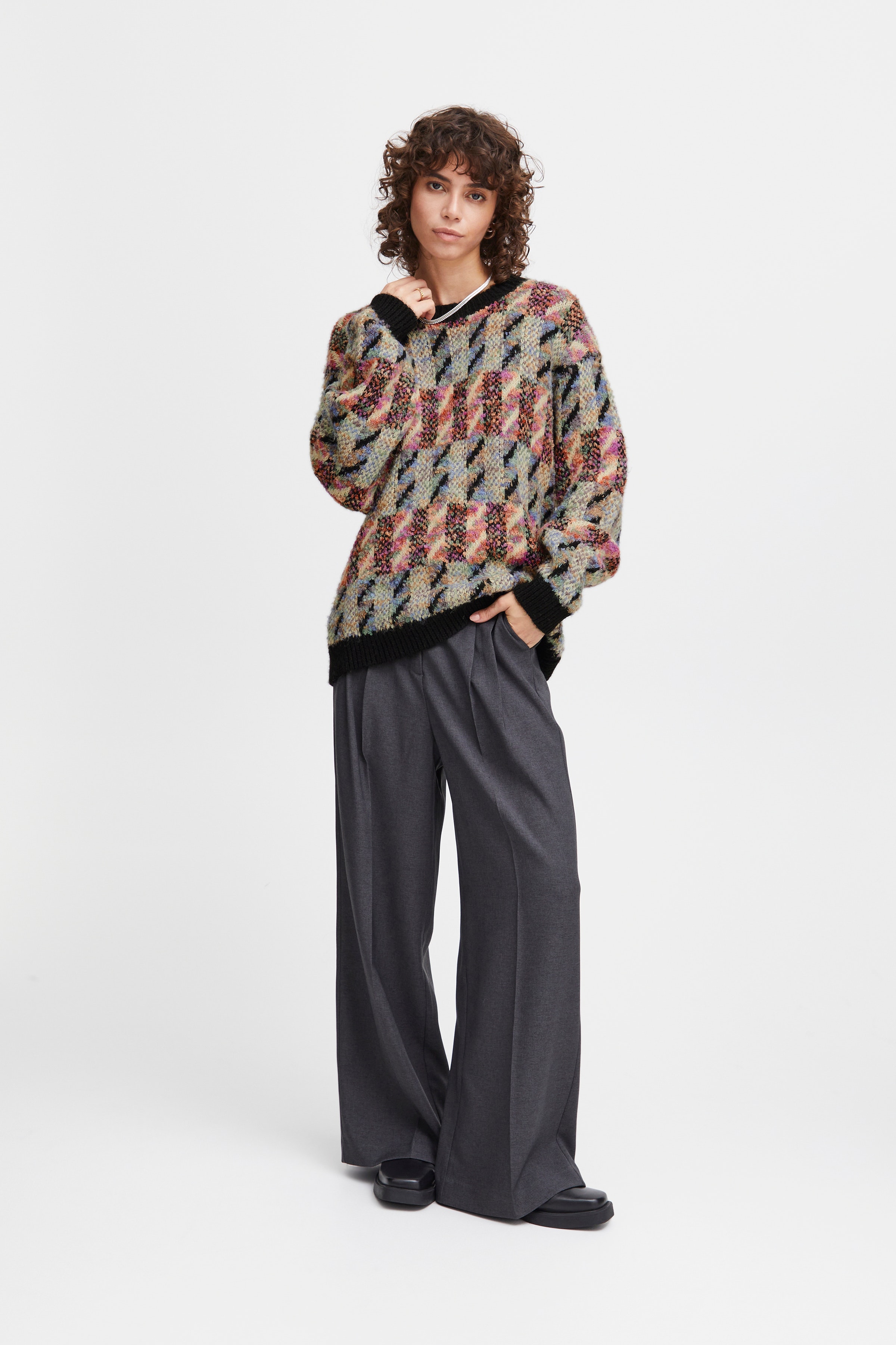 IHBETTI Pullover LOOKBOOK FRONT 20119853-200911