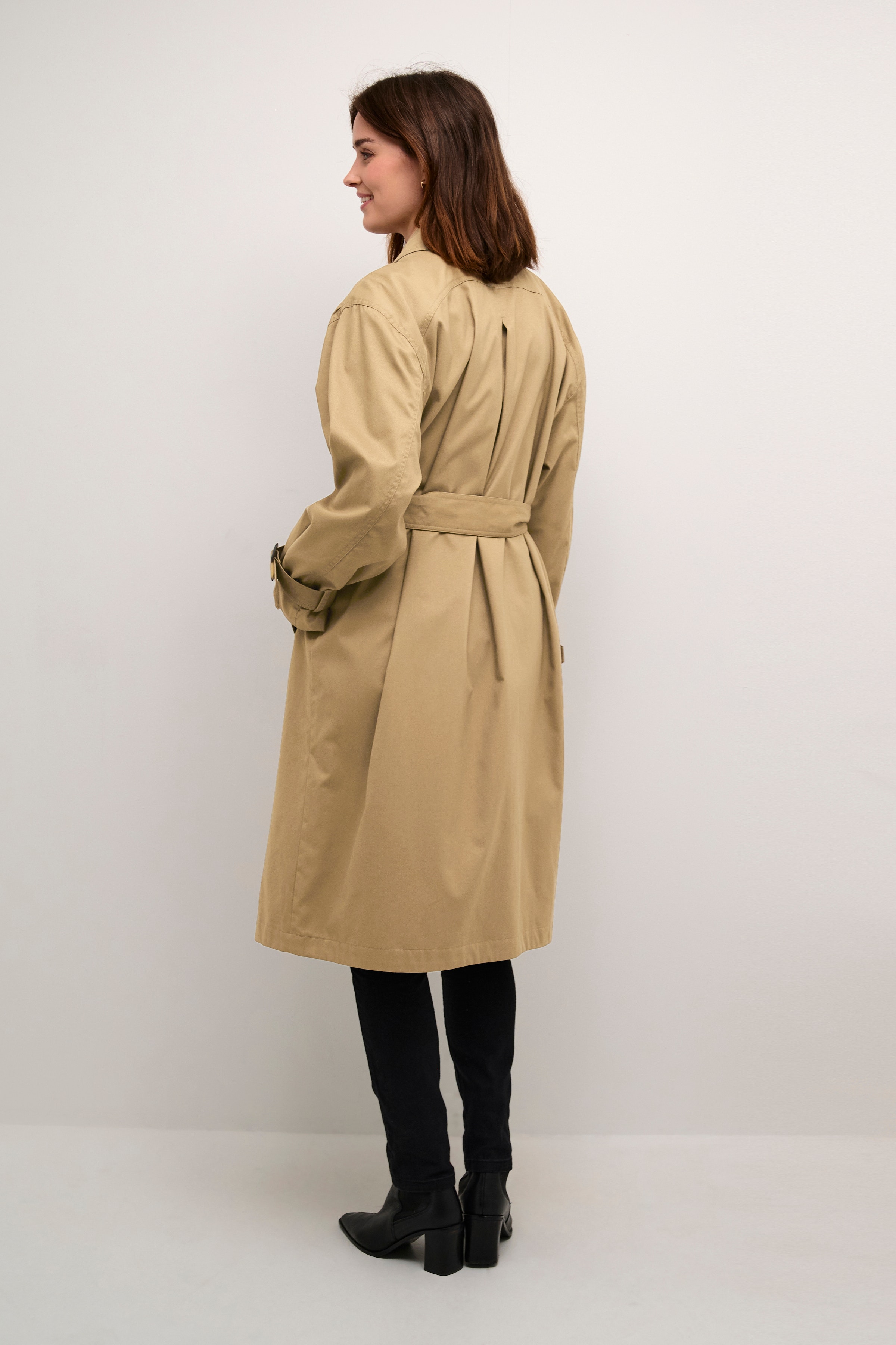 KAelise Coat LOOKBOOK BACK 10508775-171115