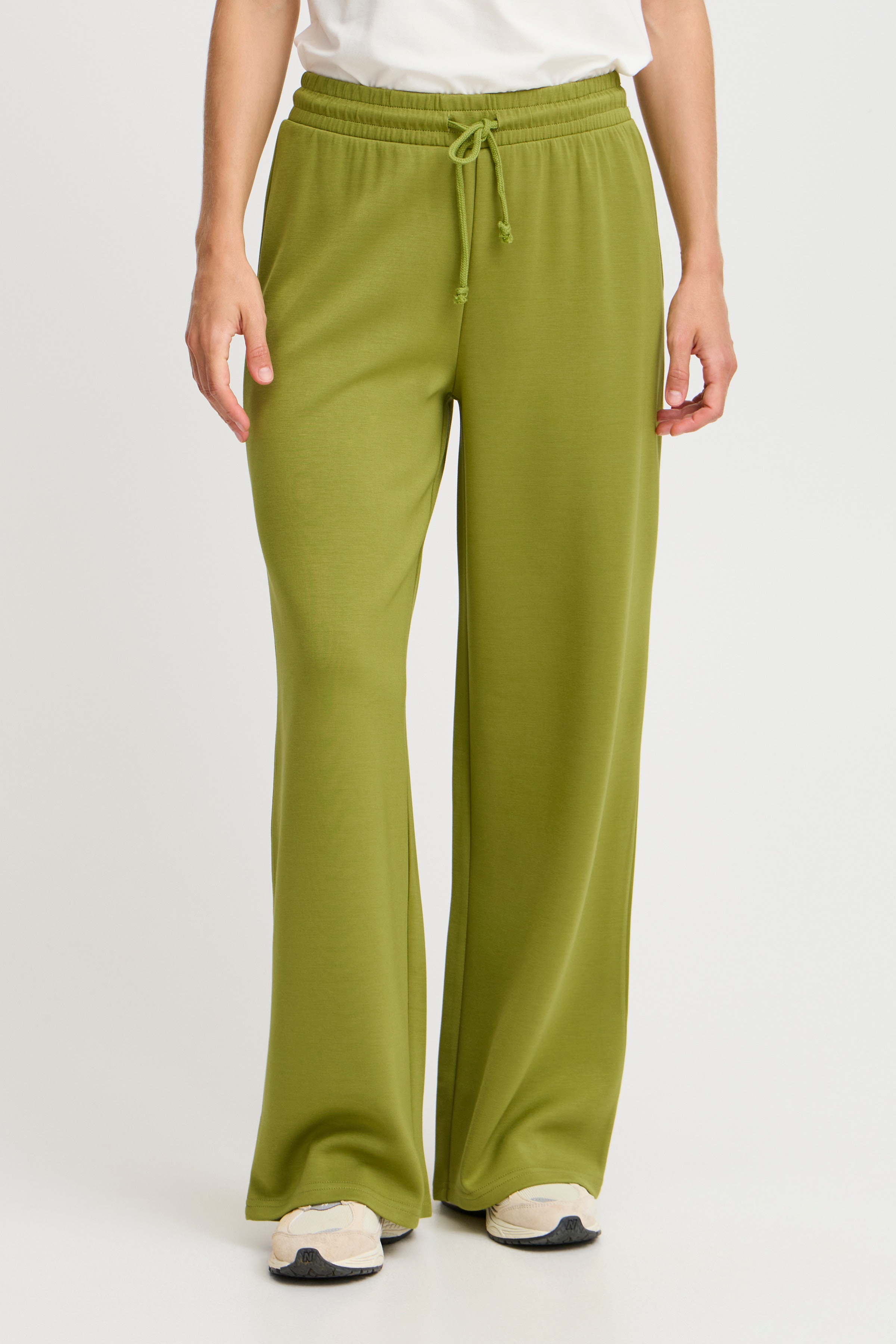 BYPUSTI Trousers LOOKBOOK FRONT 20815708-180538