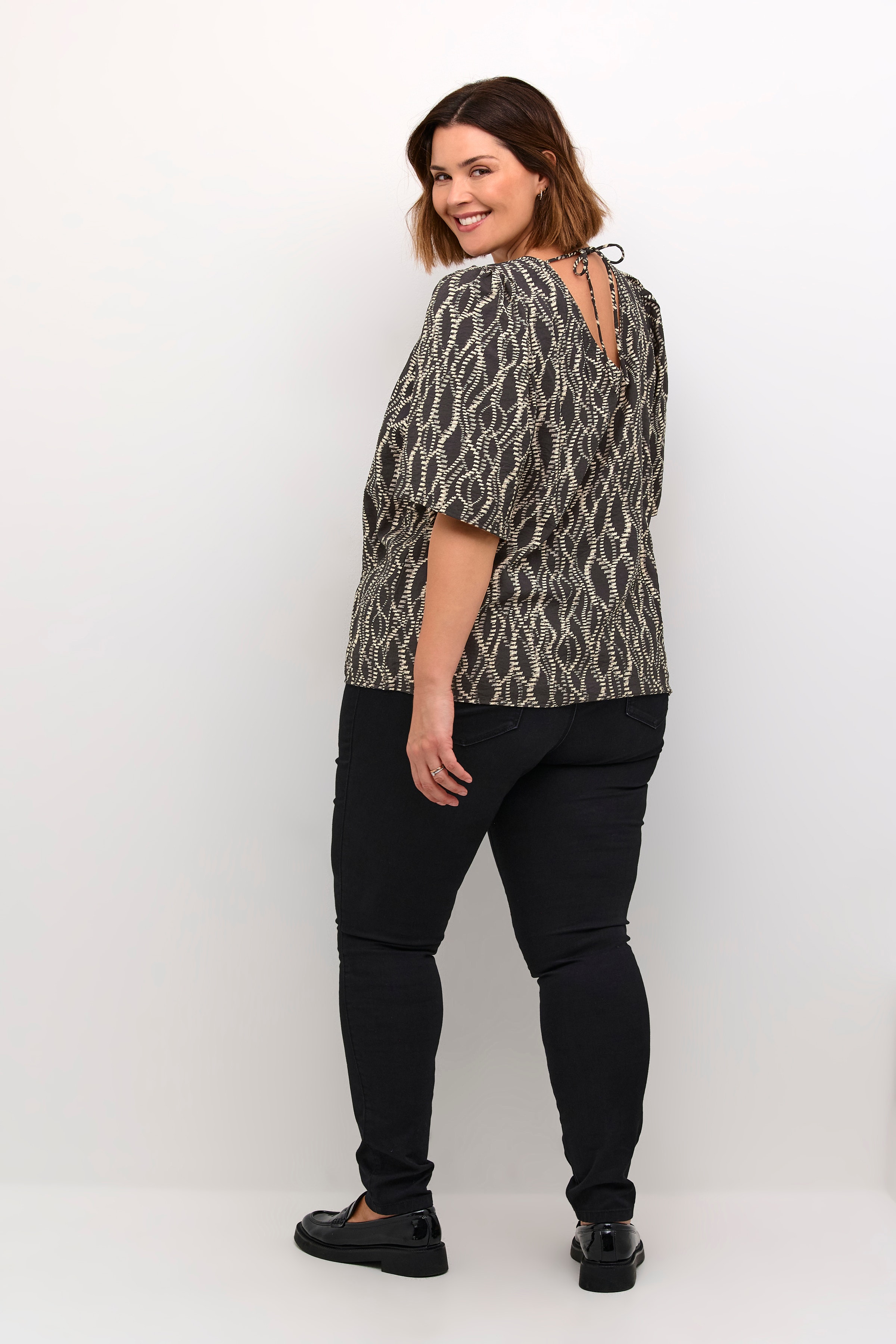 KClanora Bluse LOOKBOOK BACK 10582742-106591