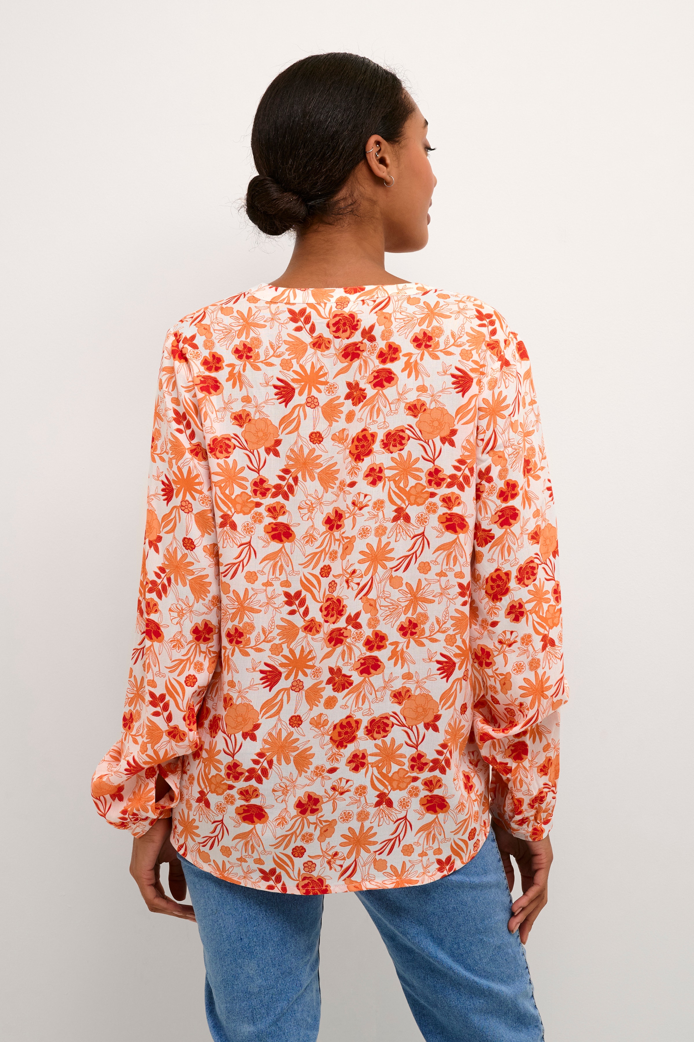 KAida Bluse LOOKBOOK BACK 10552179-104930
