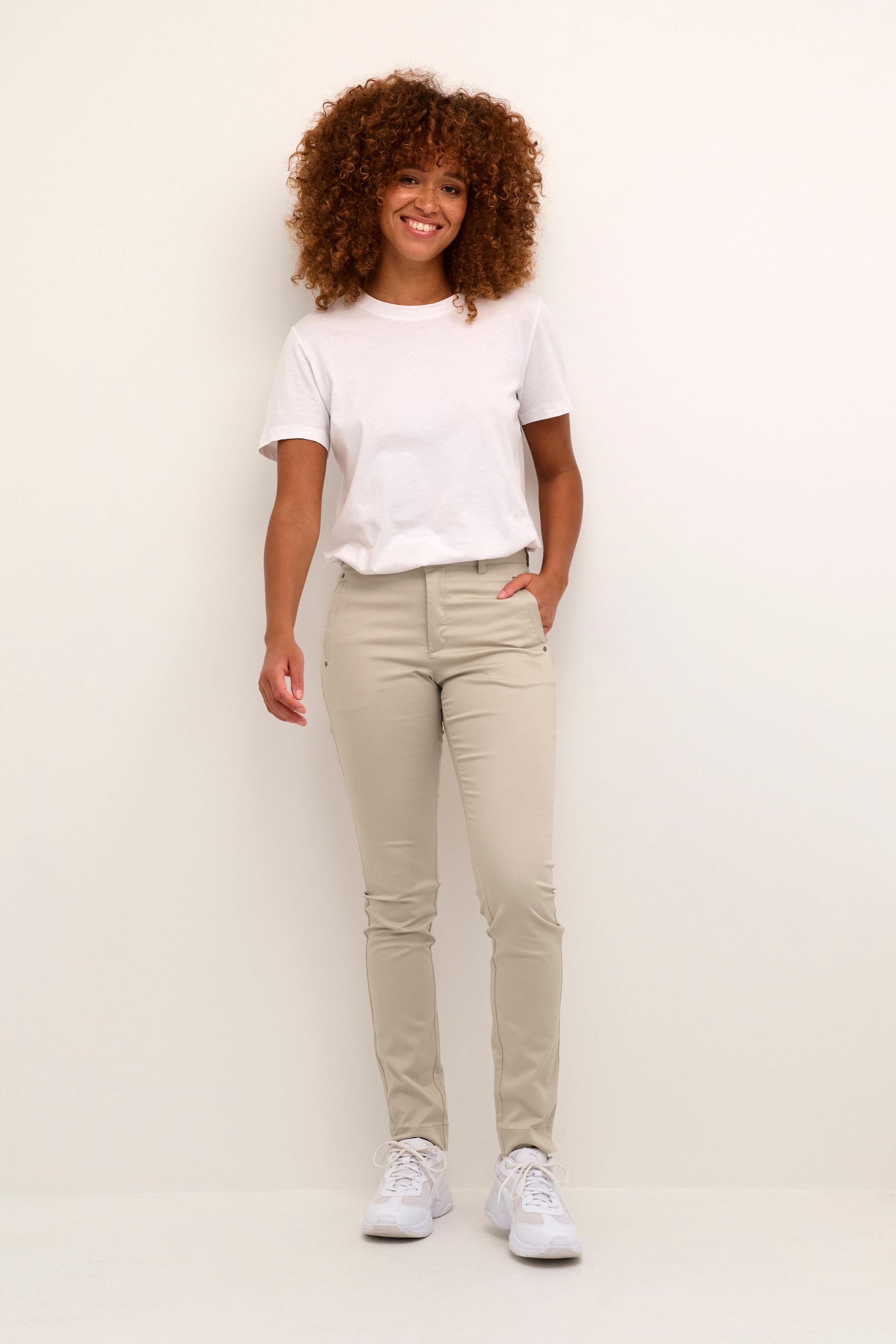 KAlea Bukser LOOKBOOK FRONT 10508120-151305