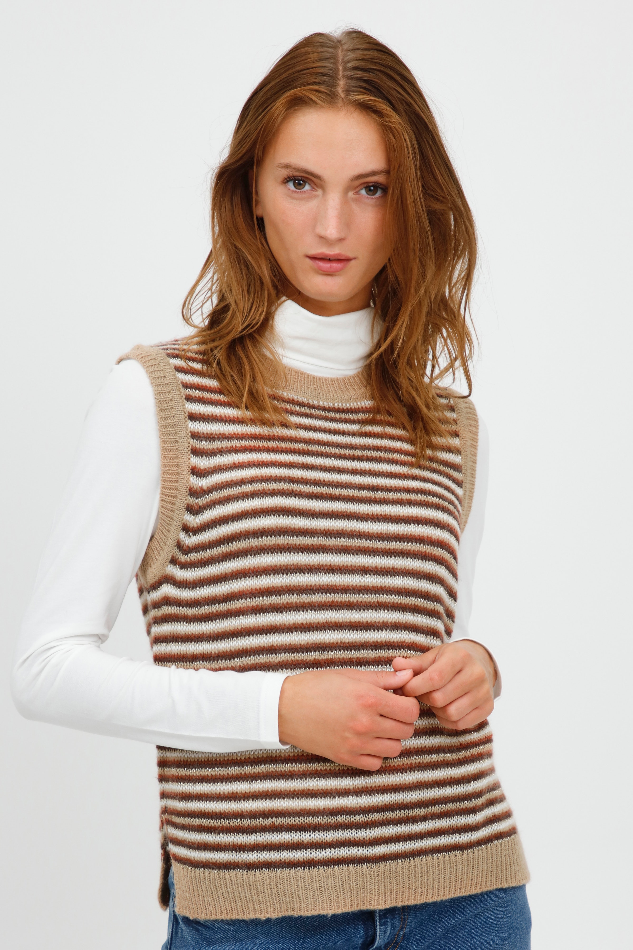 Knitted waistcoat LOOKBOOK FRONT 20810237-200851