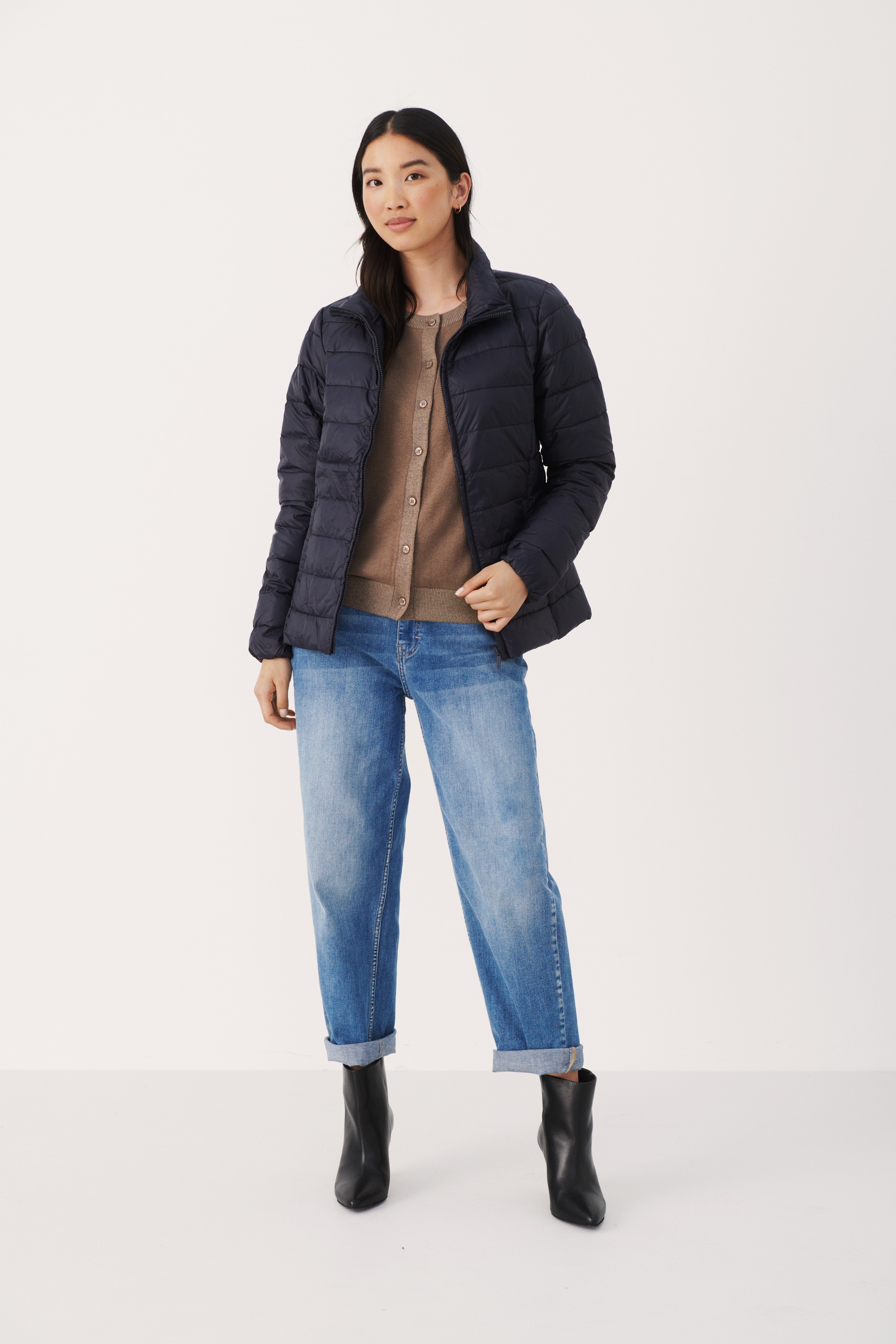 DownaPW Ytterplagg LOOKBOOK FRONT 30304771-30284