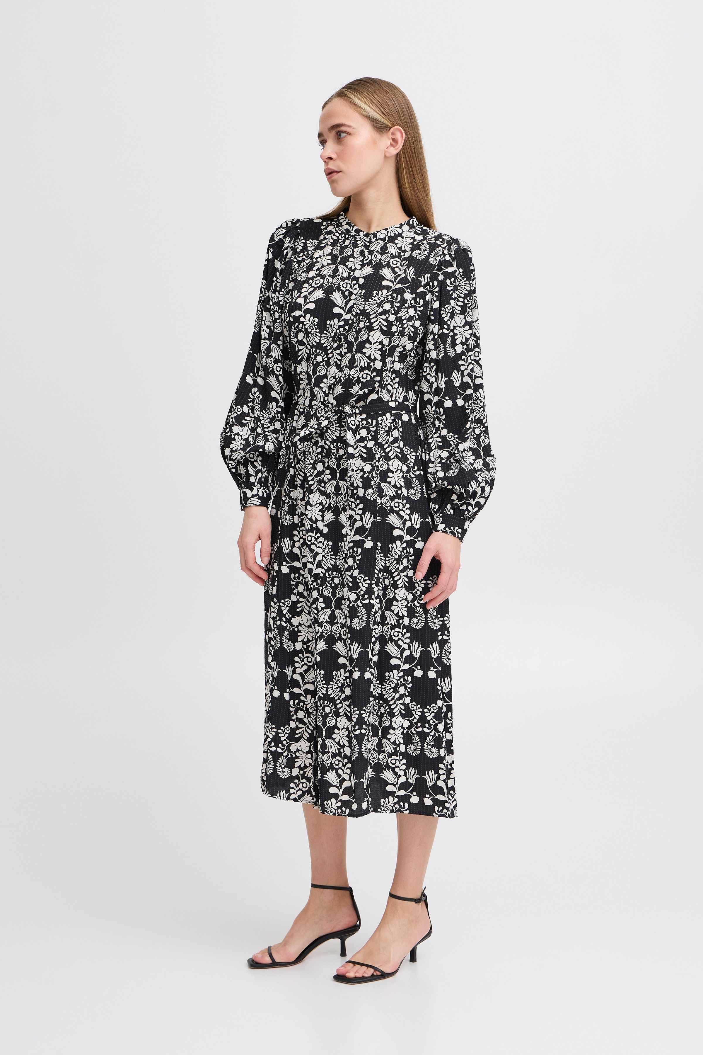 IHGOCINA Kjole LOOKBOOK FRONT 20122372-203978