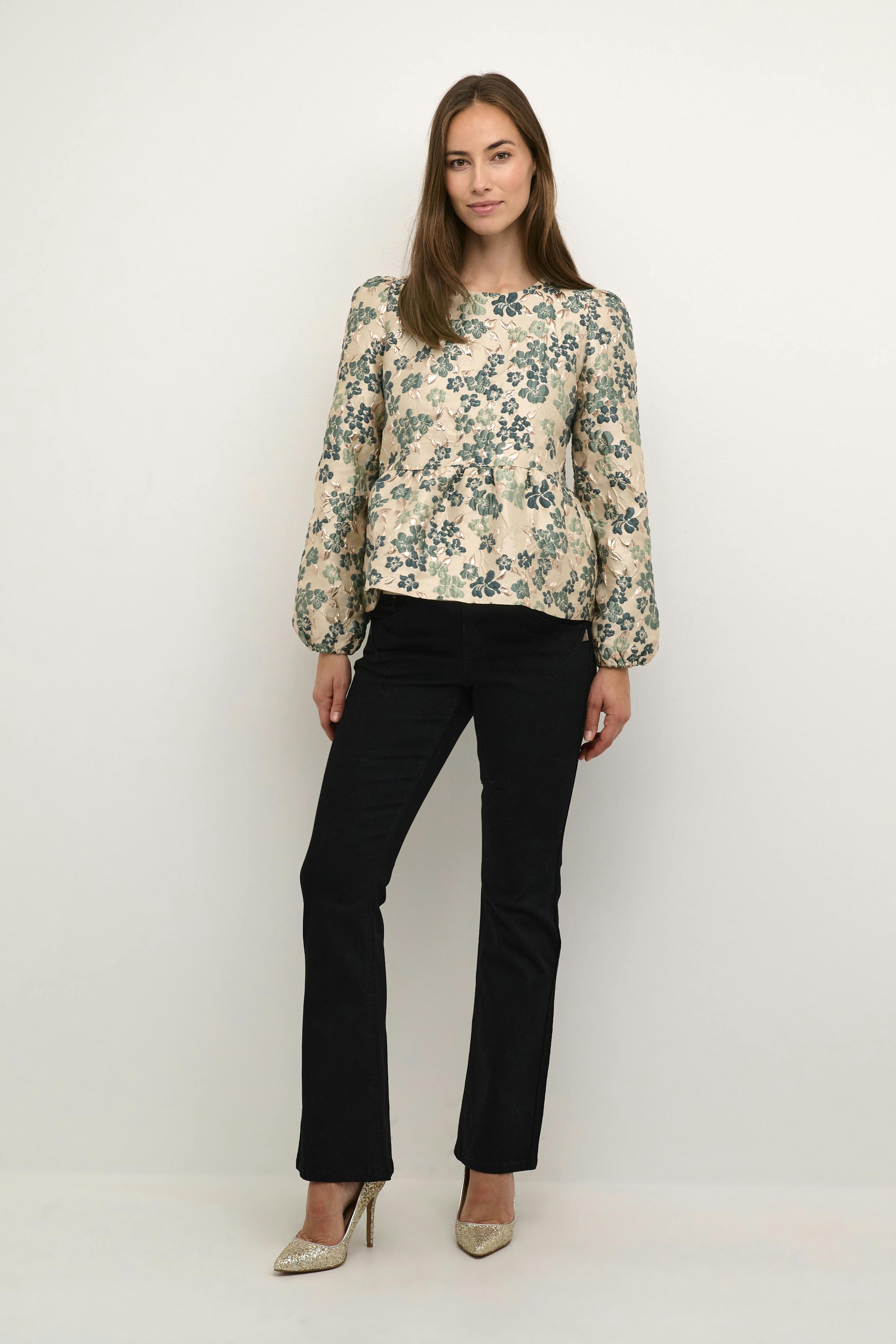 CRLowis Blouse LOOKBOOK FRONT 10612748-106061