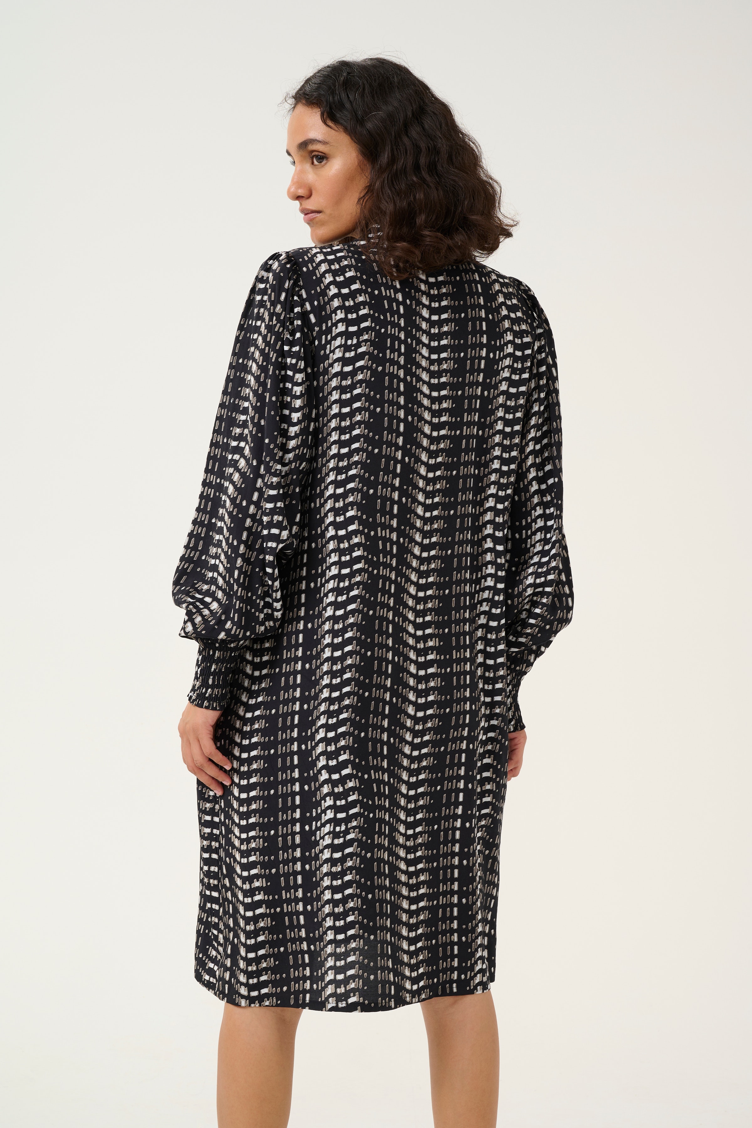 KAalice Kjole LOOKBOOK BACK 10509404-106972