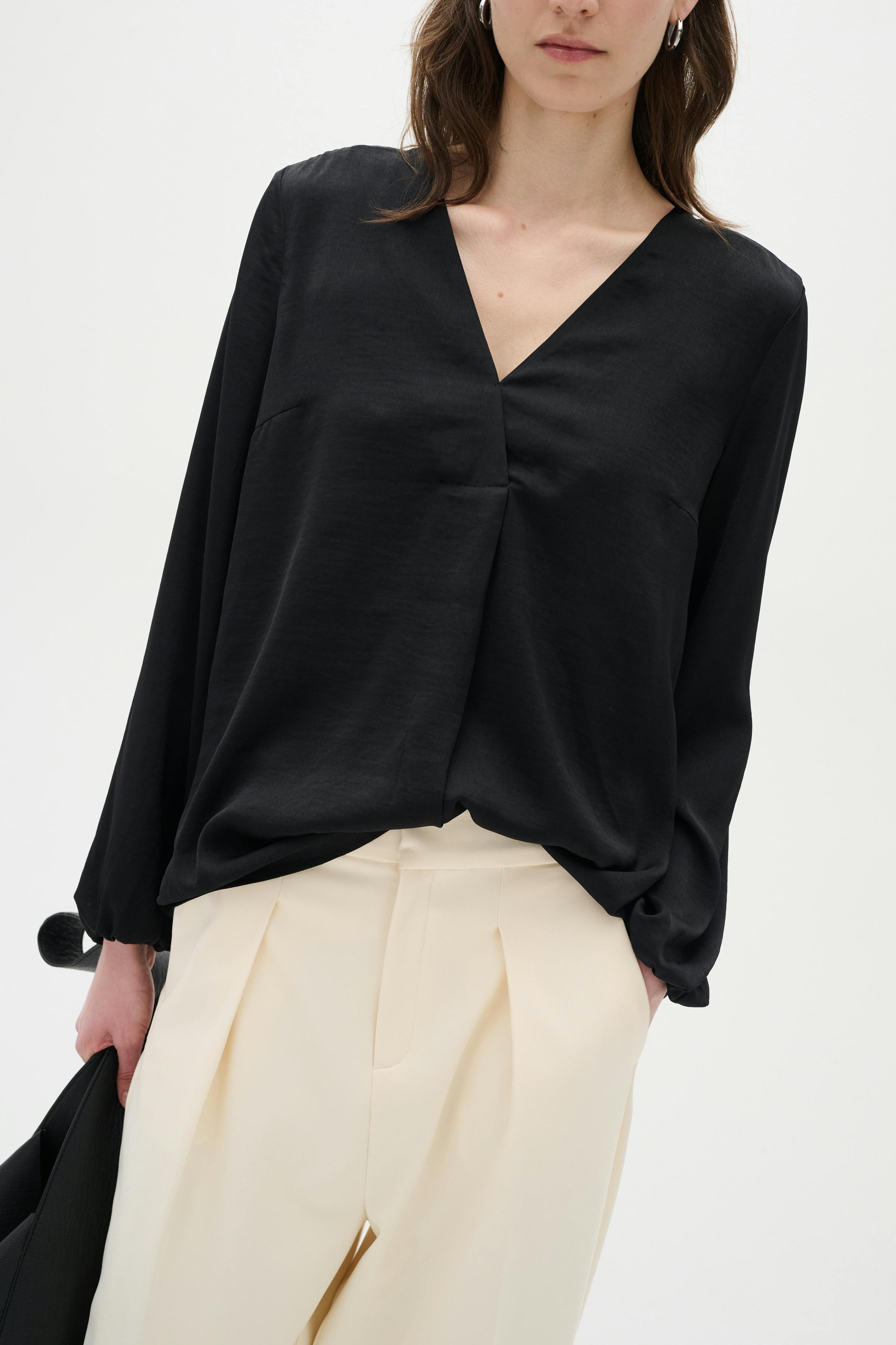 RindaIW Blouse LOOKBOOK FRONT 30105766-194008