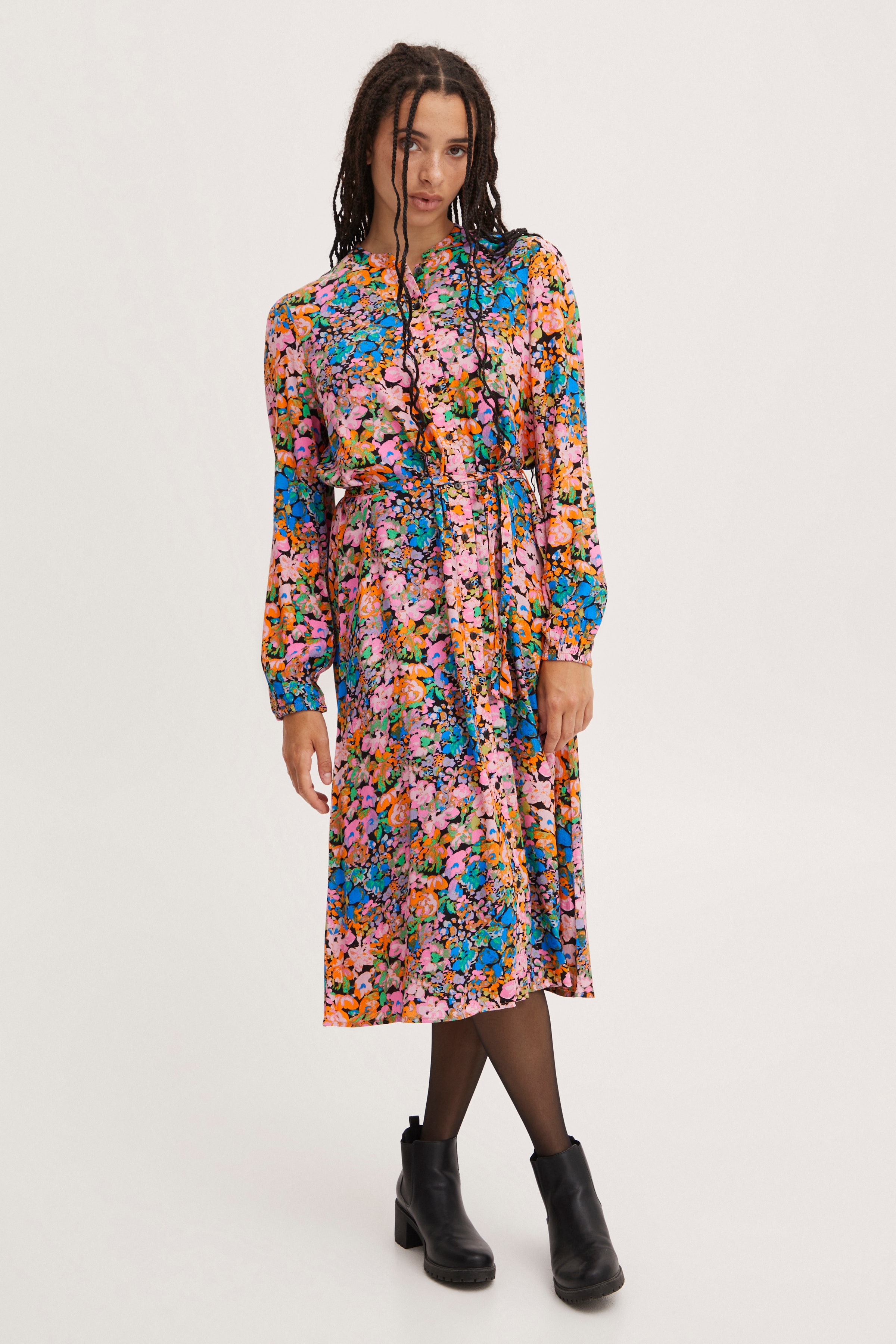 IHDUNALA Kjole LOOKBOOK FRONT 20116735-201341