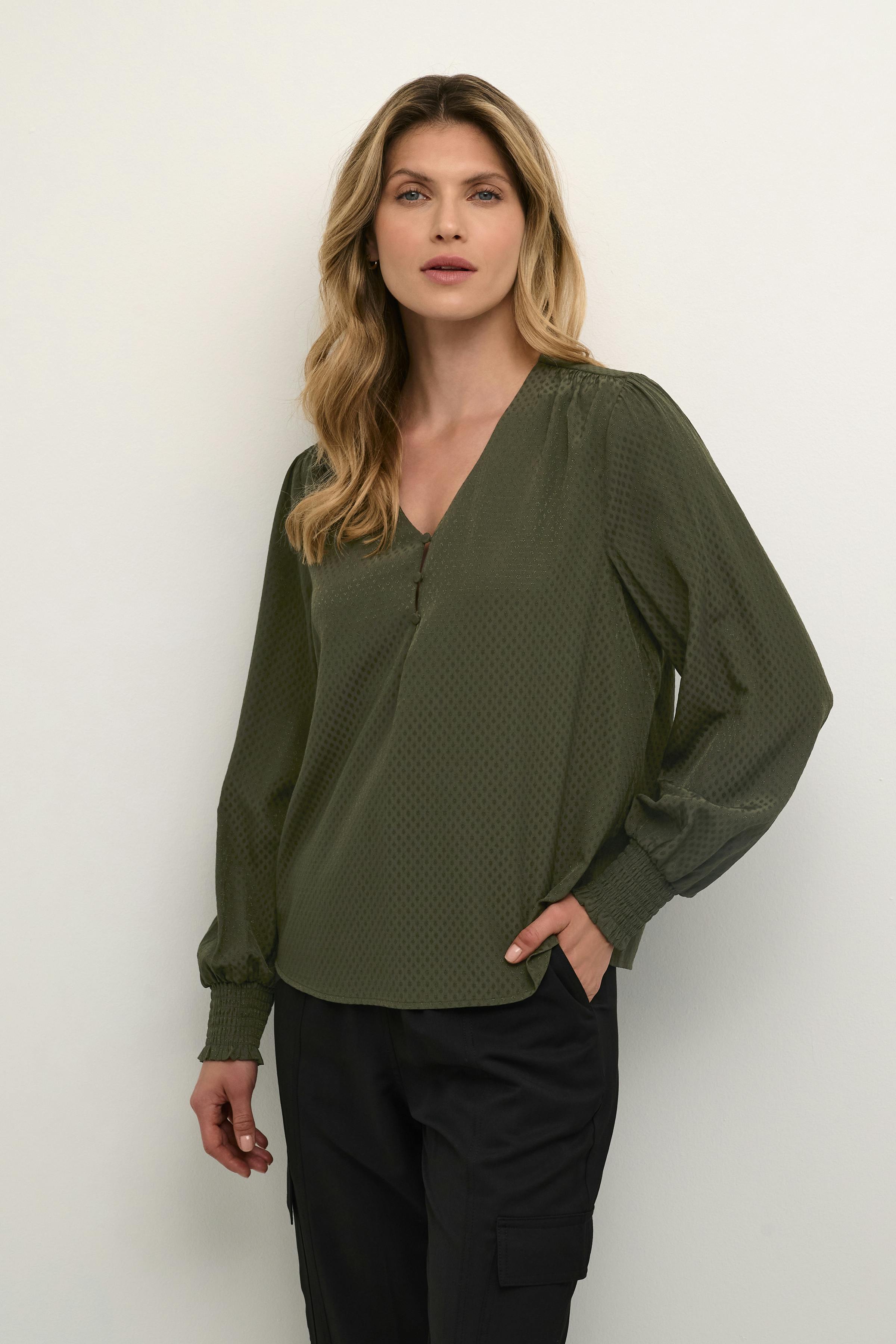 KAtia Bluse LOOKBOOK FRONT 10508027-190414