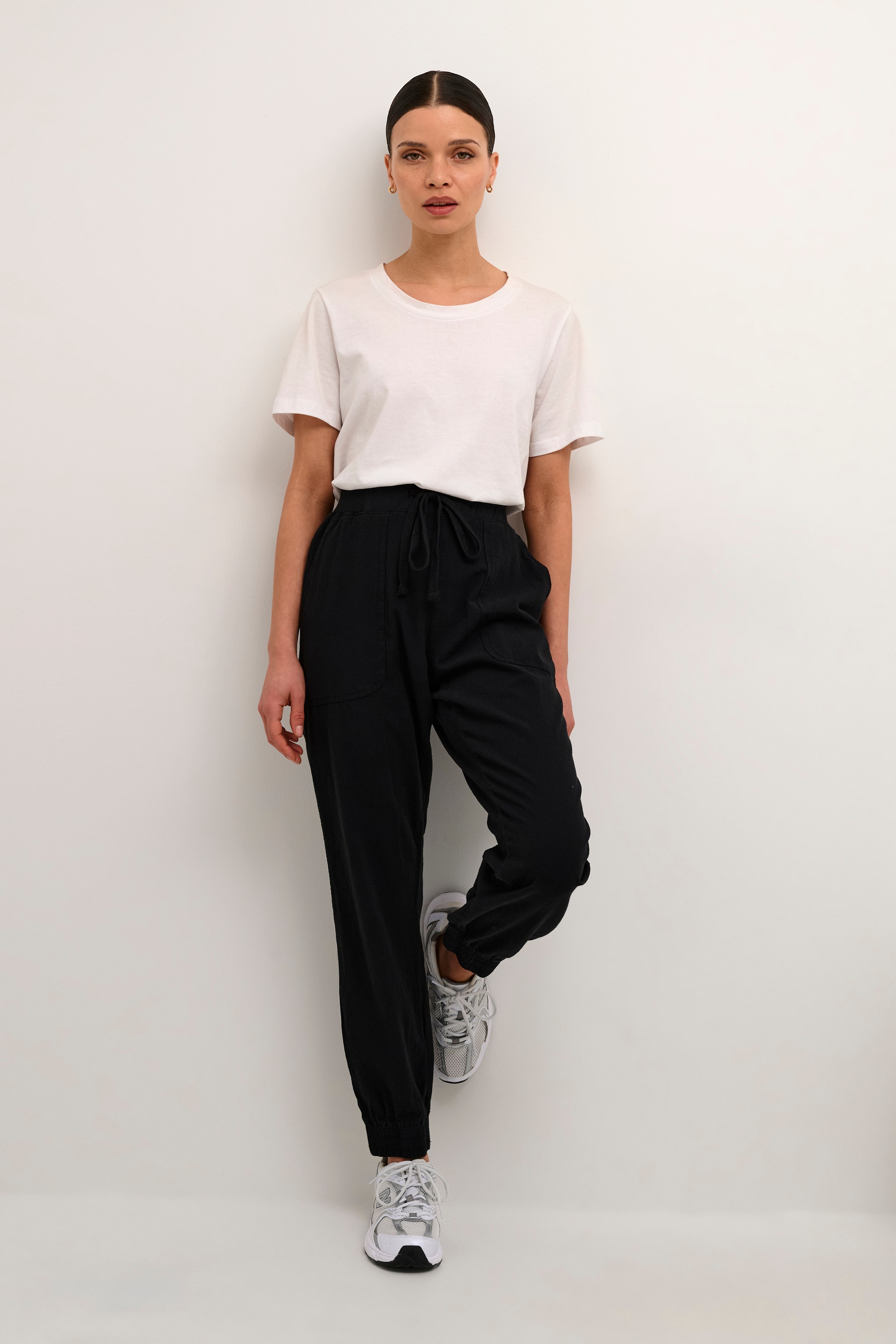 KAnaya Trousers LOOKBOOK FRONT 10505397-100121