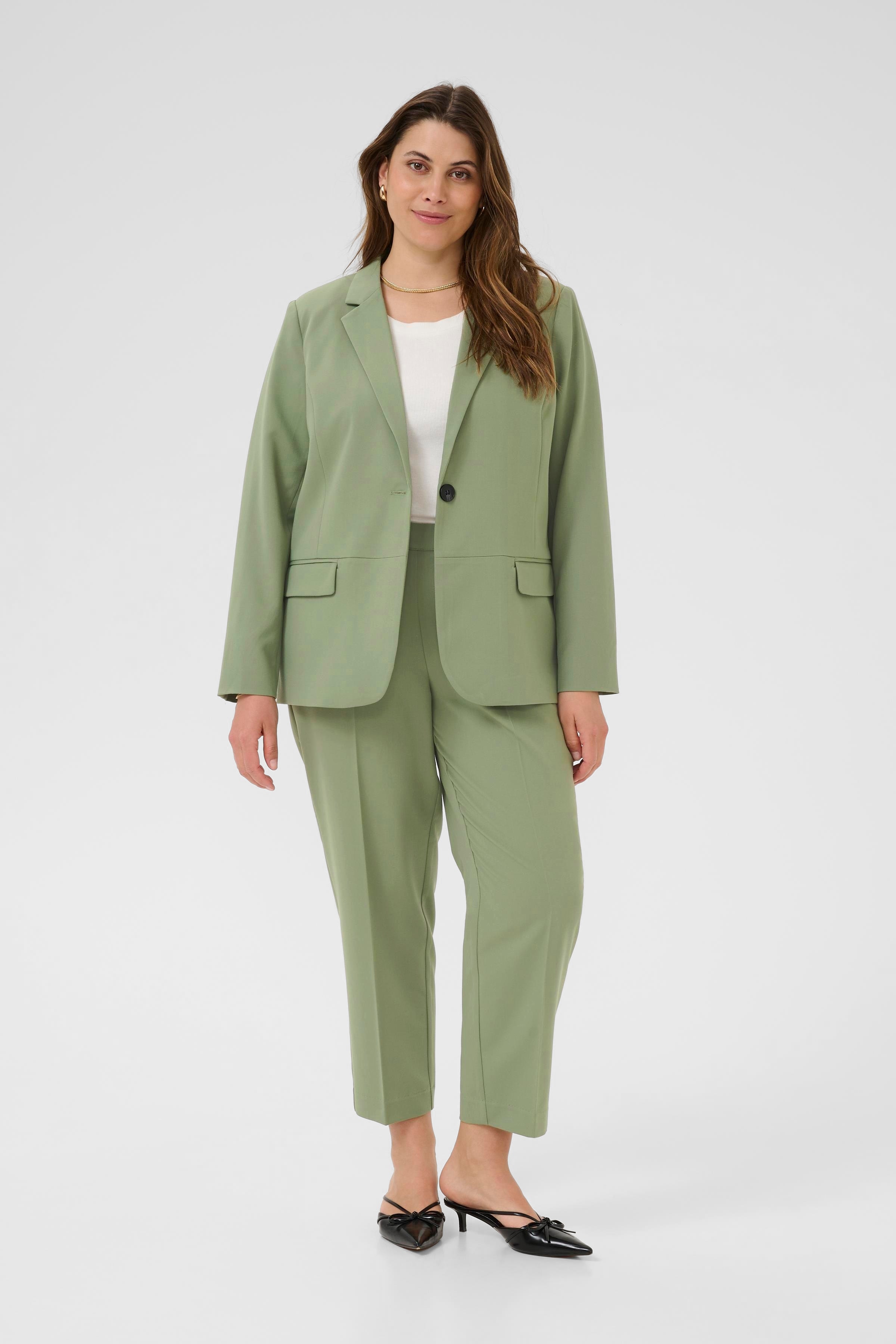 KCsakira Blazer LOOKBOOK FRONT 10580933-176212