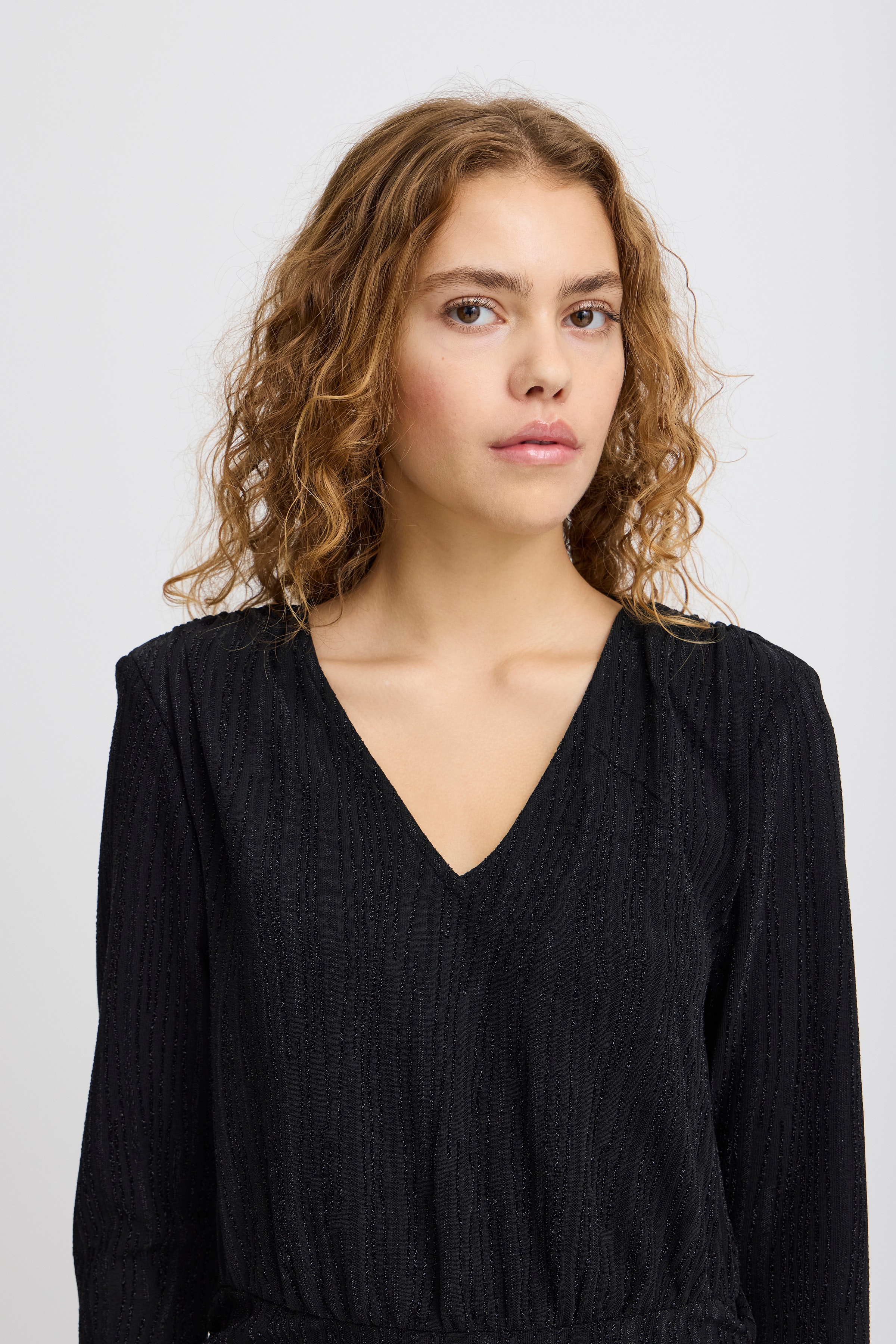 IHNAREEN Kjole LOOKBOOK DETAIL 20122233-194008