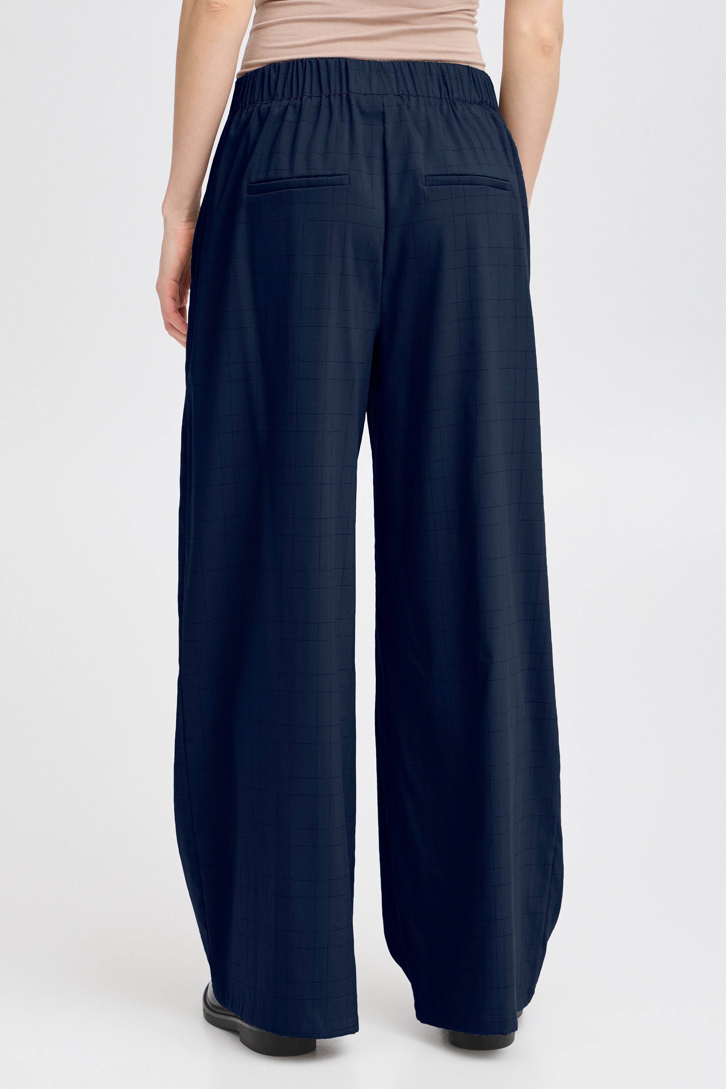 FRCHECKA Trousers LOOKBOOK BACK 20616230-193923