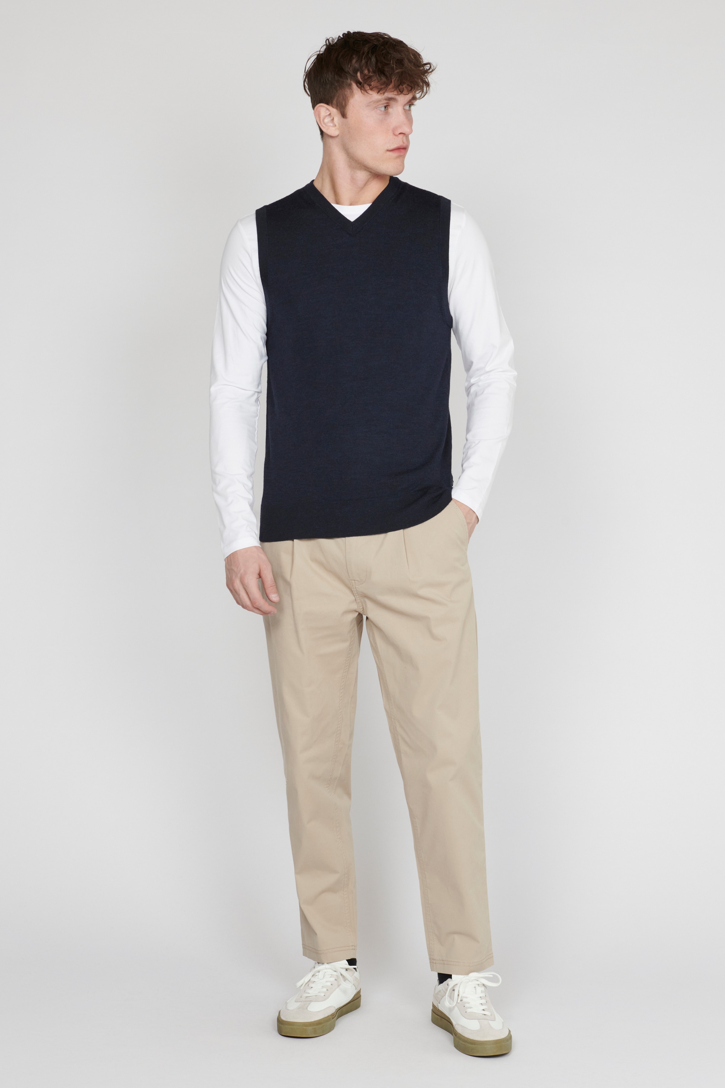 MAtheodore Vest LOOKBOOK FRONT 30206512-1940111