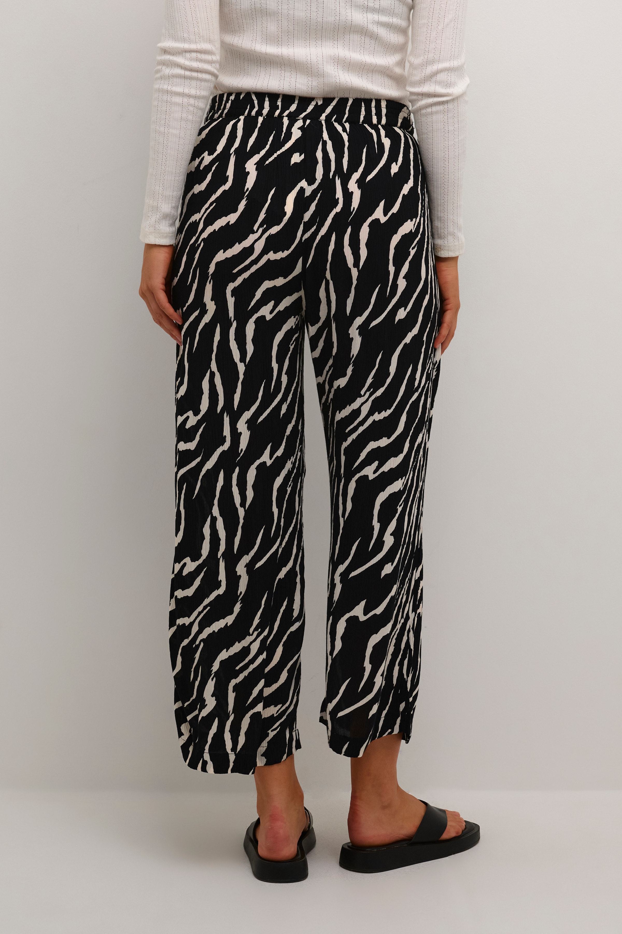 KAdacia Trousers LOOKBOOK BACK 10508490-103939