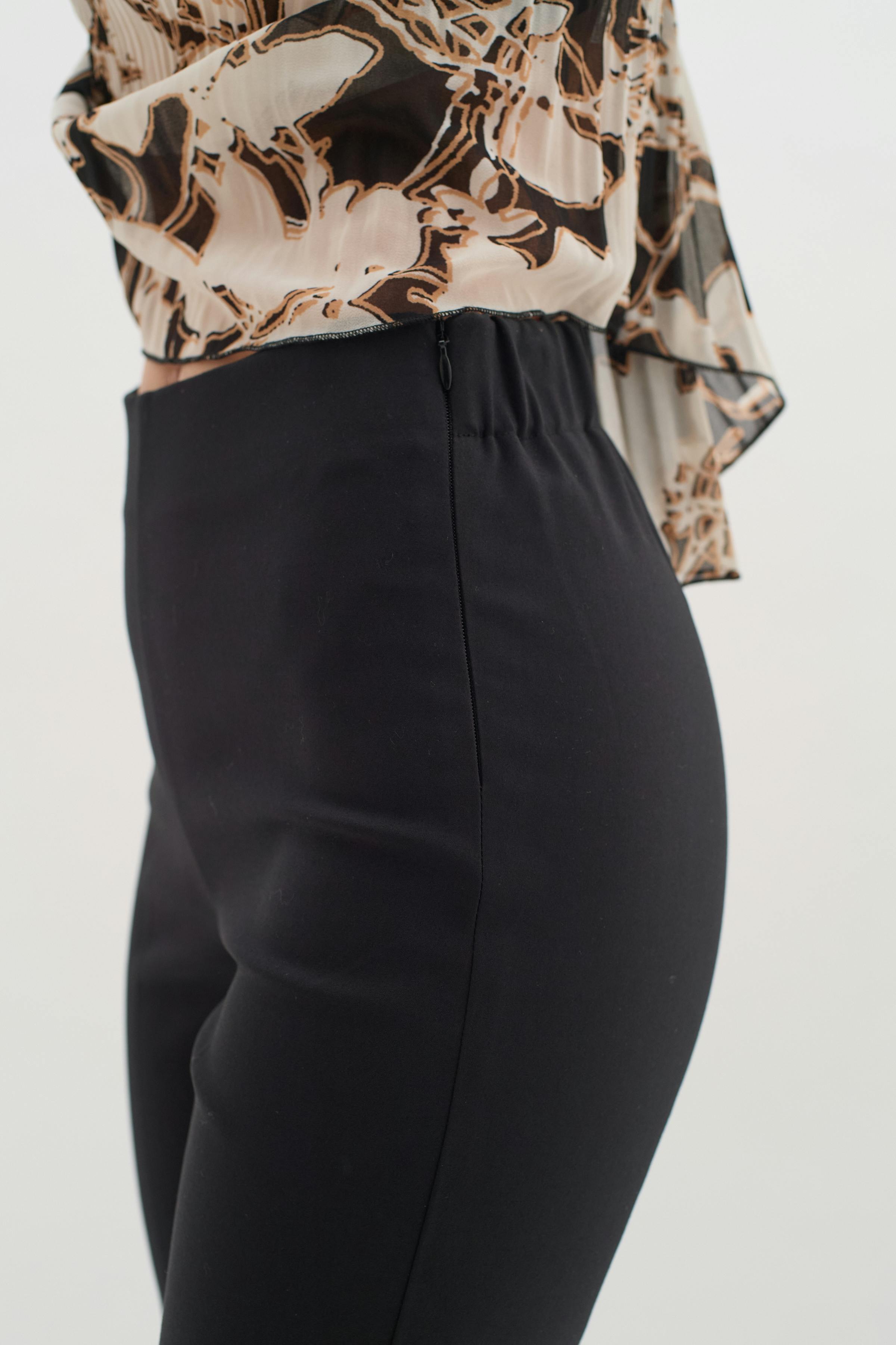 ZiggiIW Kickflare Trousers LOOKBOOK DETAIL 30109516-194008