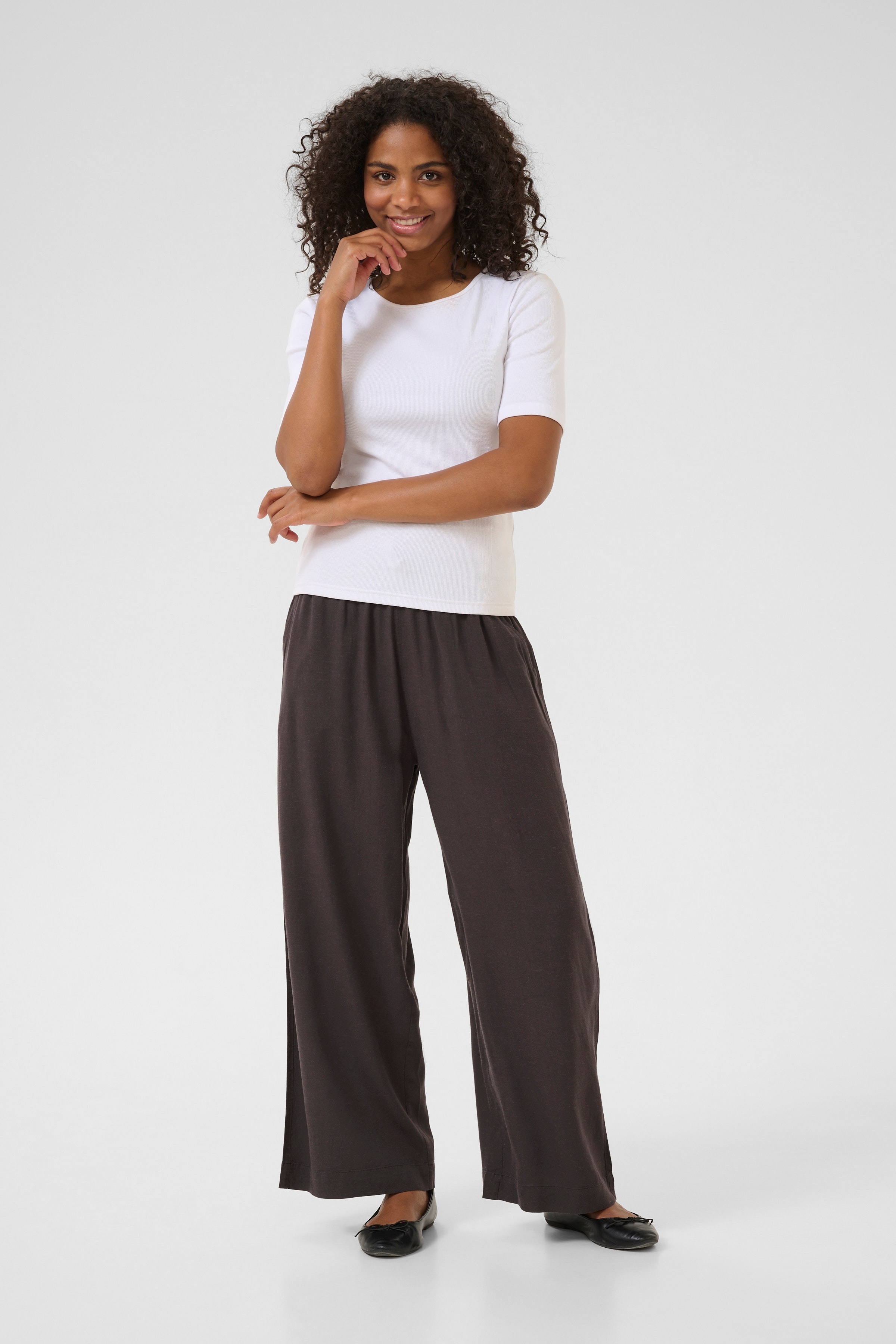 KAmilia Lin Bukser LOOKBOOK FRONT 10509666-190205