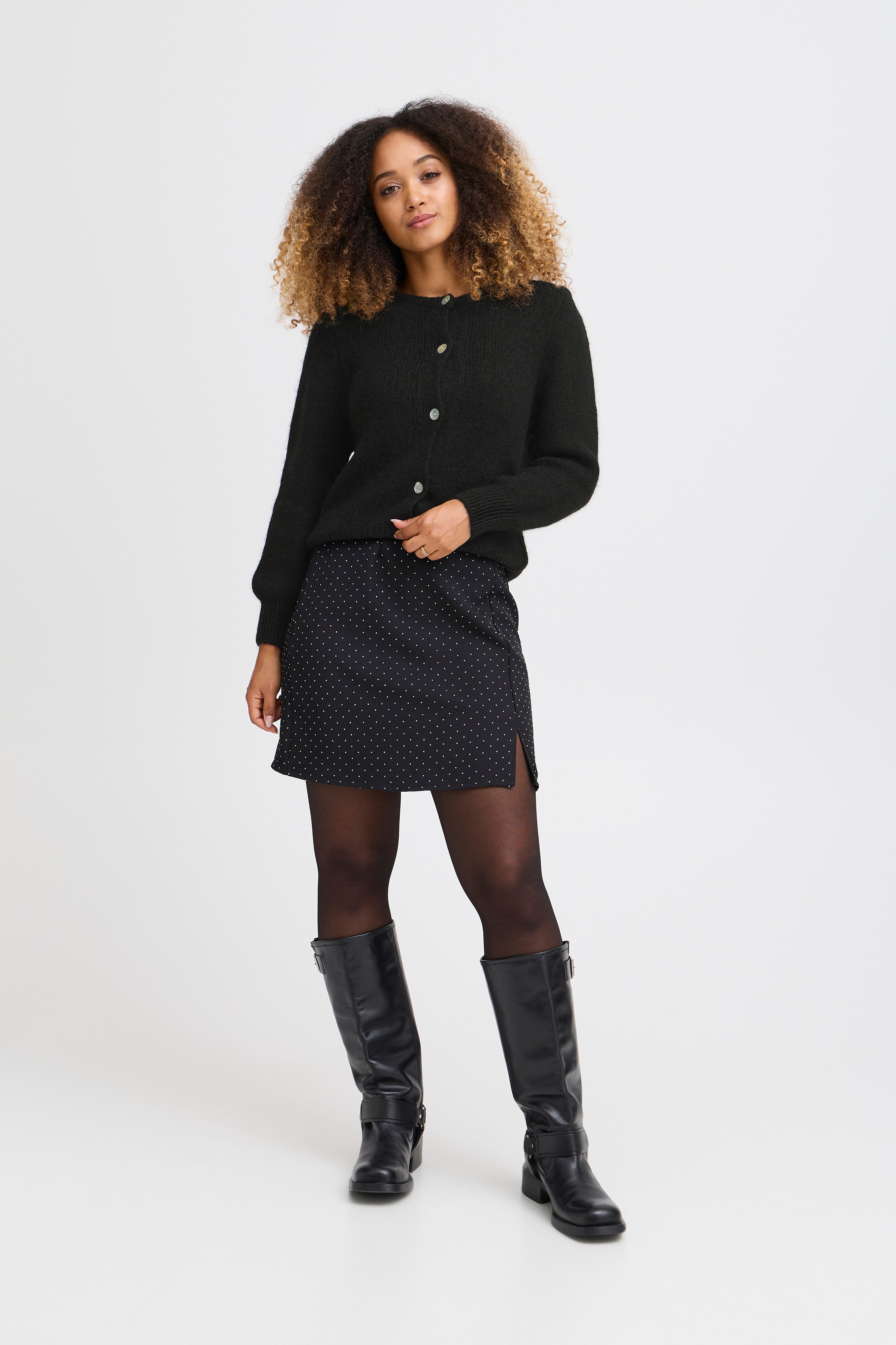 SBBENAY STUD Skirt LOOKBOOK FRONT 22100799-190303