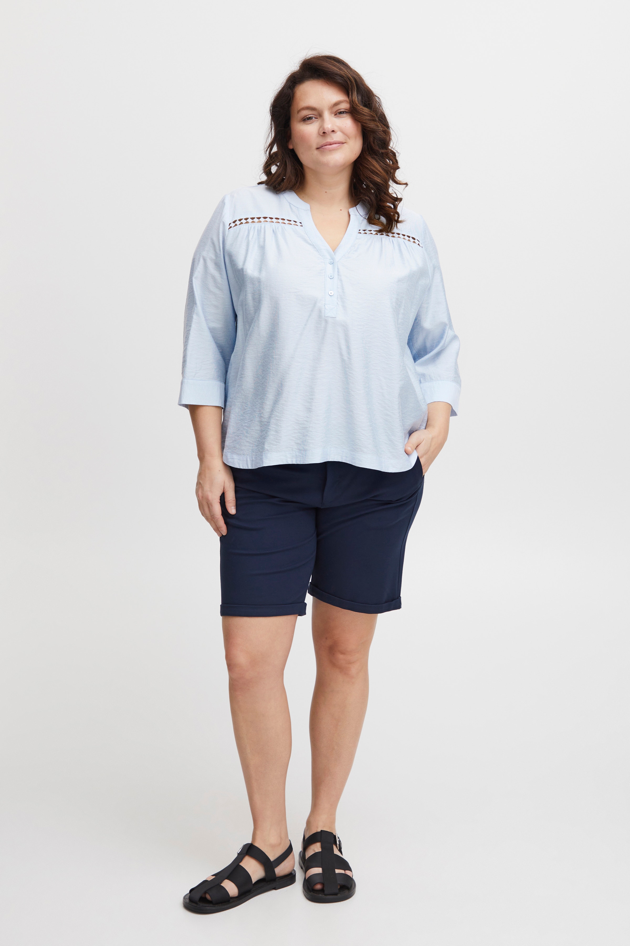 Blouse with short sleeve LOOKBOOK FRONT 20612279-201981