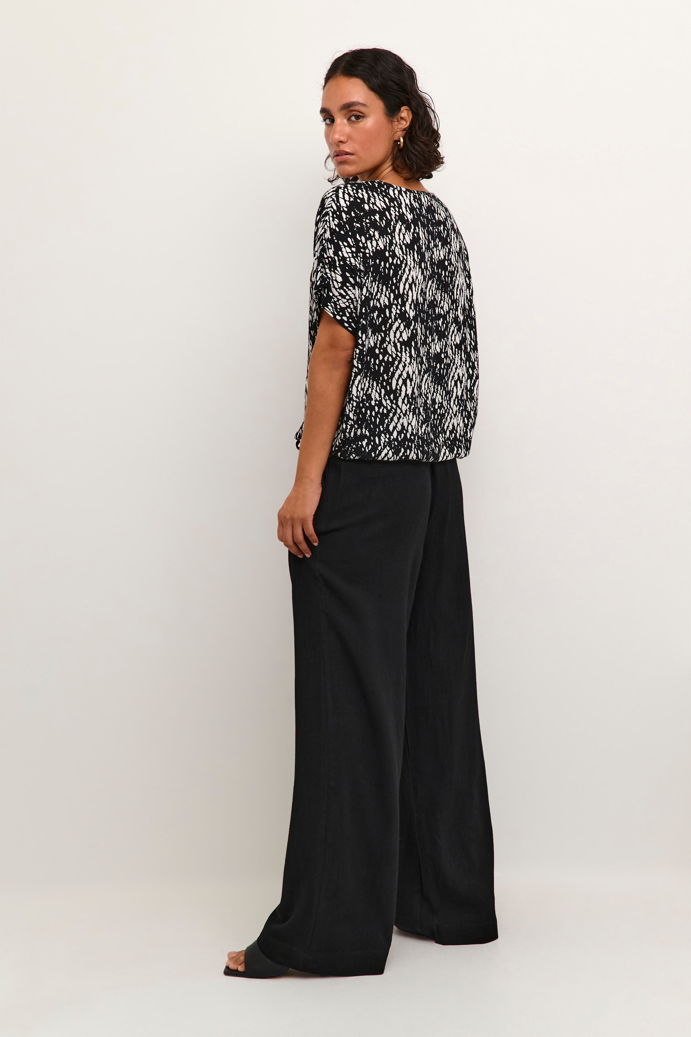 KAliny Bukser LOOKBOOK BACK 10507526-100121