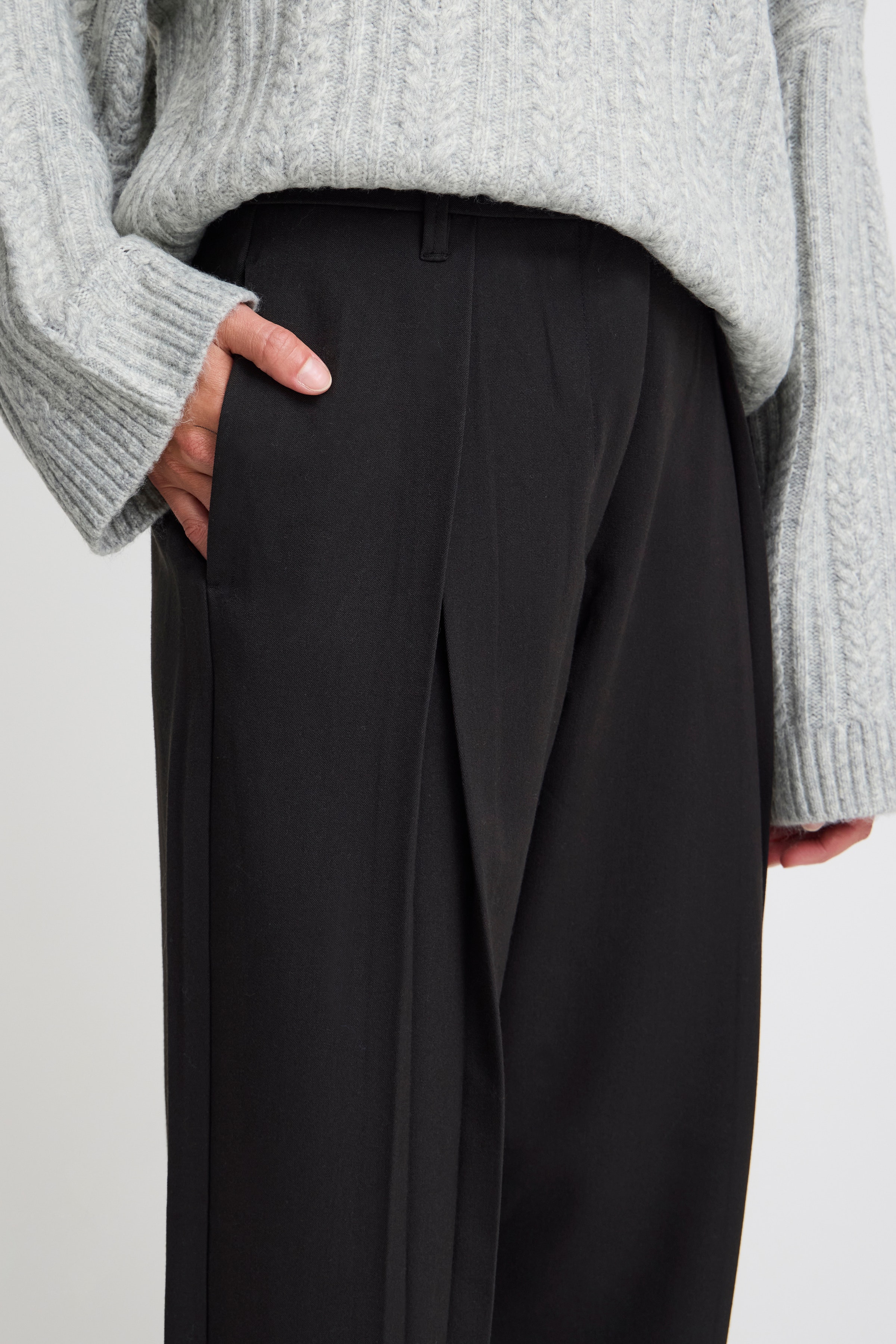 IHSARIAZ Bukser LOOKBOOK DETAIL 20121411-194008