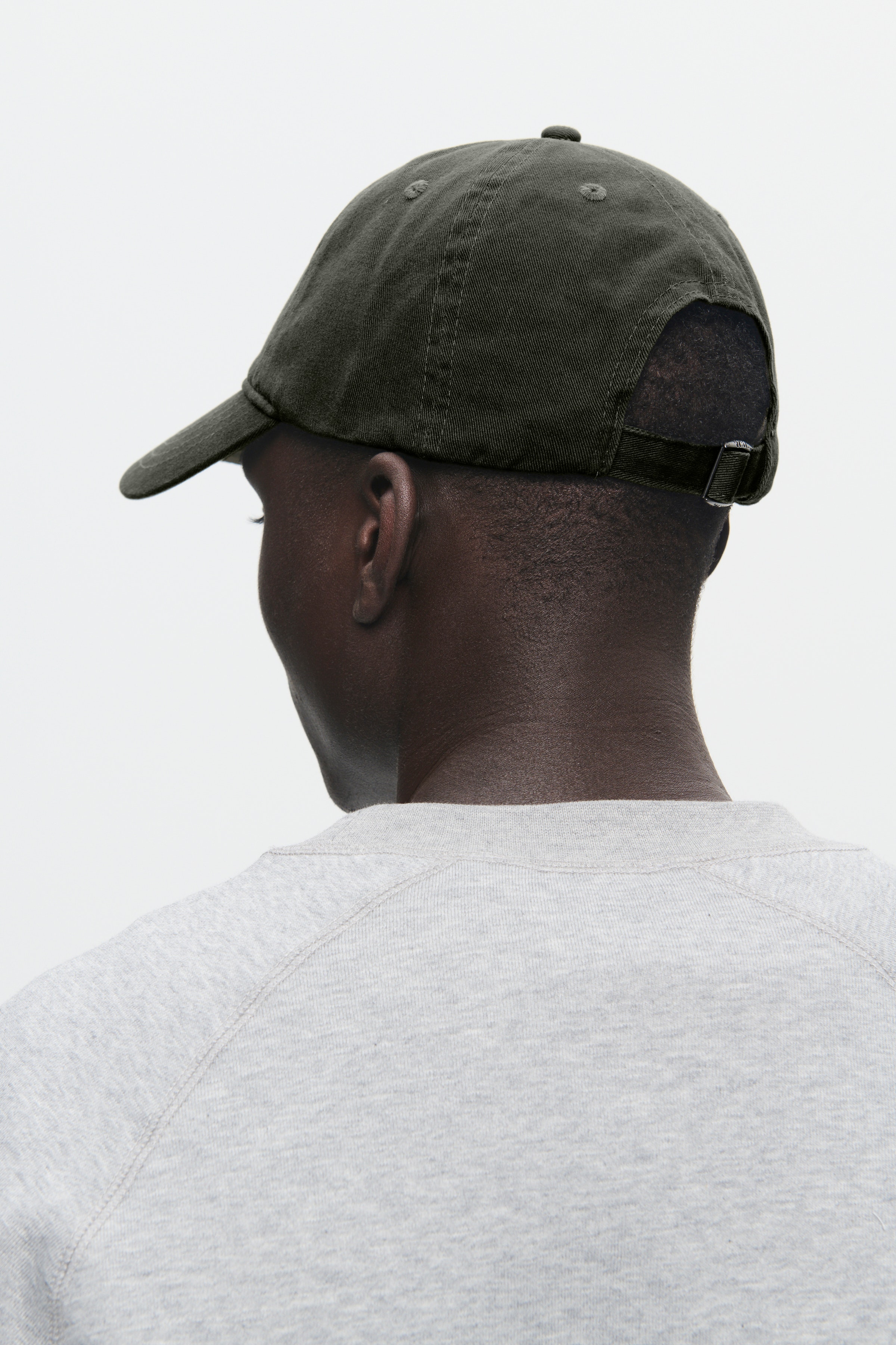 WWLow Cap LOOKBOOK DETAIL 30251367-190414