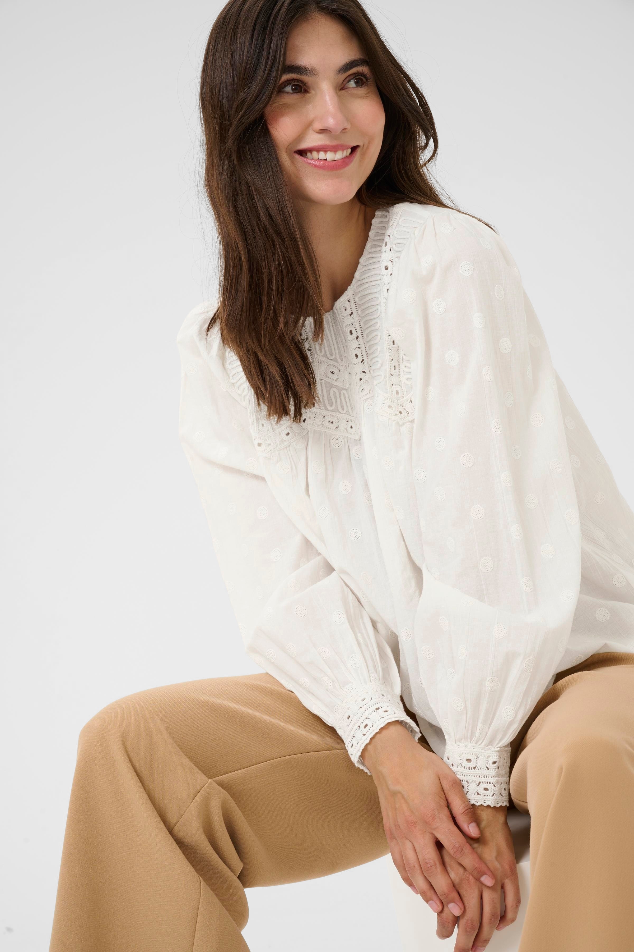 CUlena Bluse LOOKBOOK DETAIL 50112136-500013