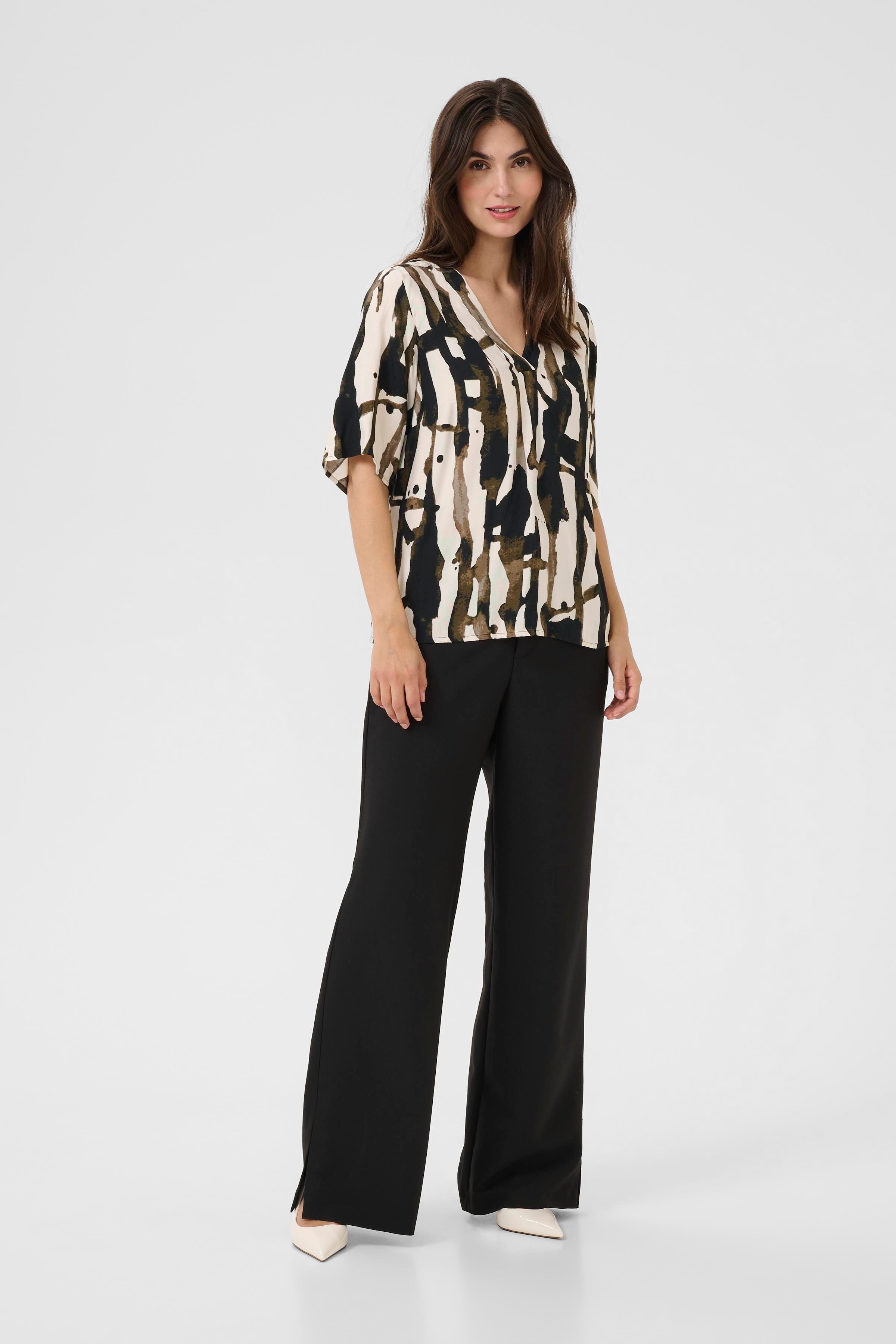 CUashley Blouse LOOKBOOK FRONT 50112050-107910
