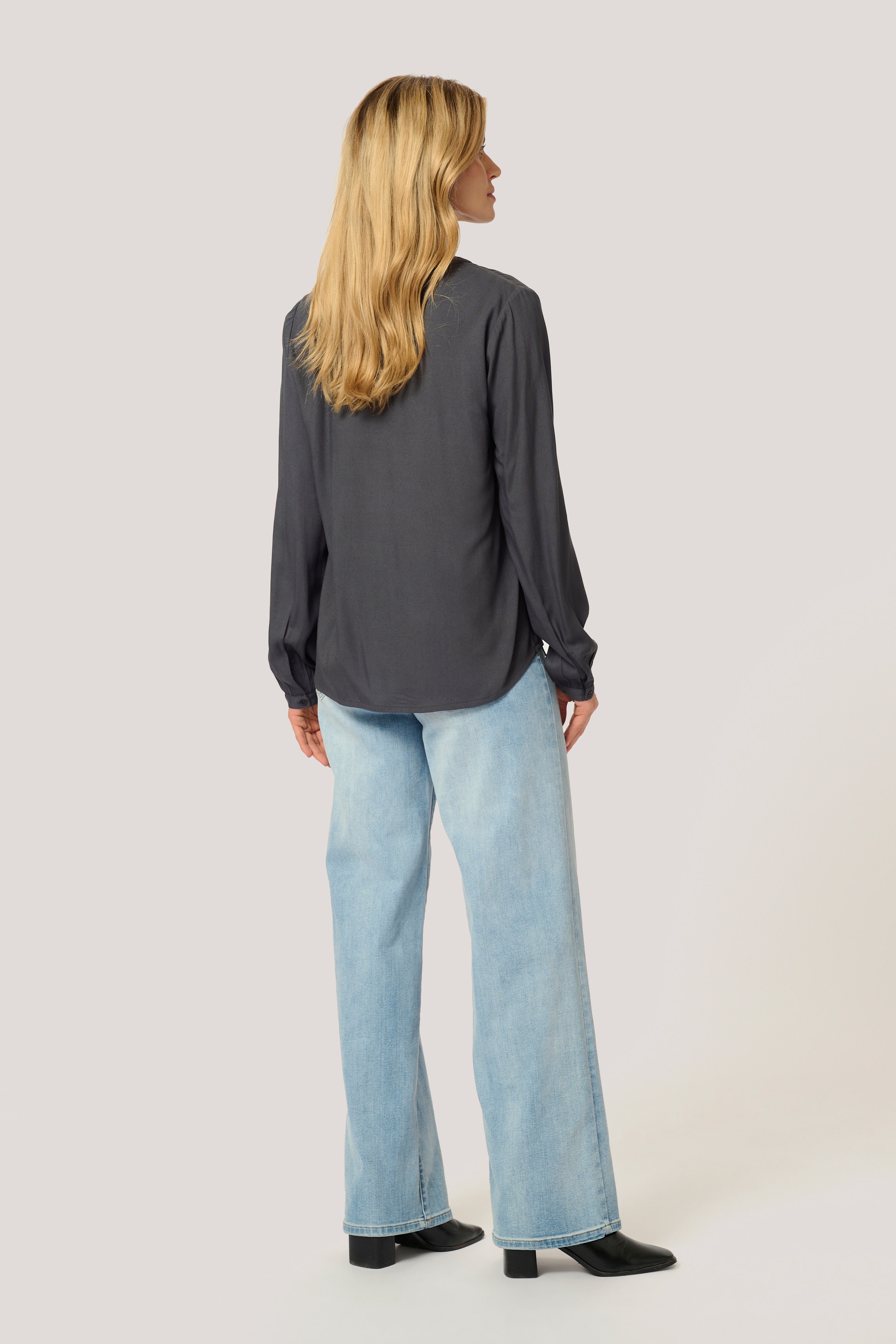 KAcalinda Bluse LOOKBOOK BACK 10507267-190205