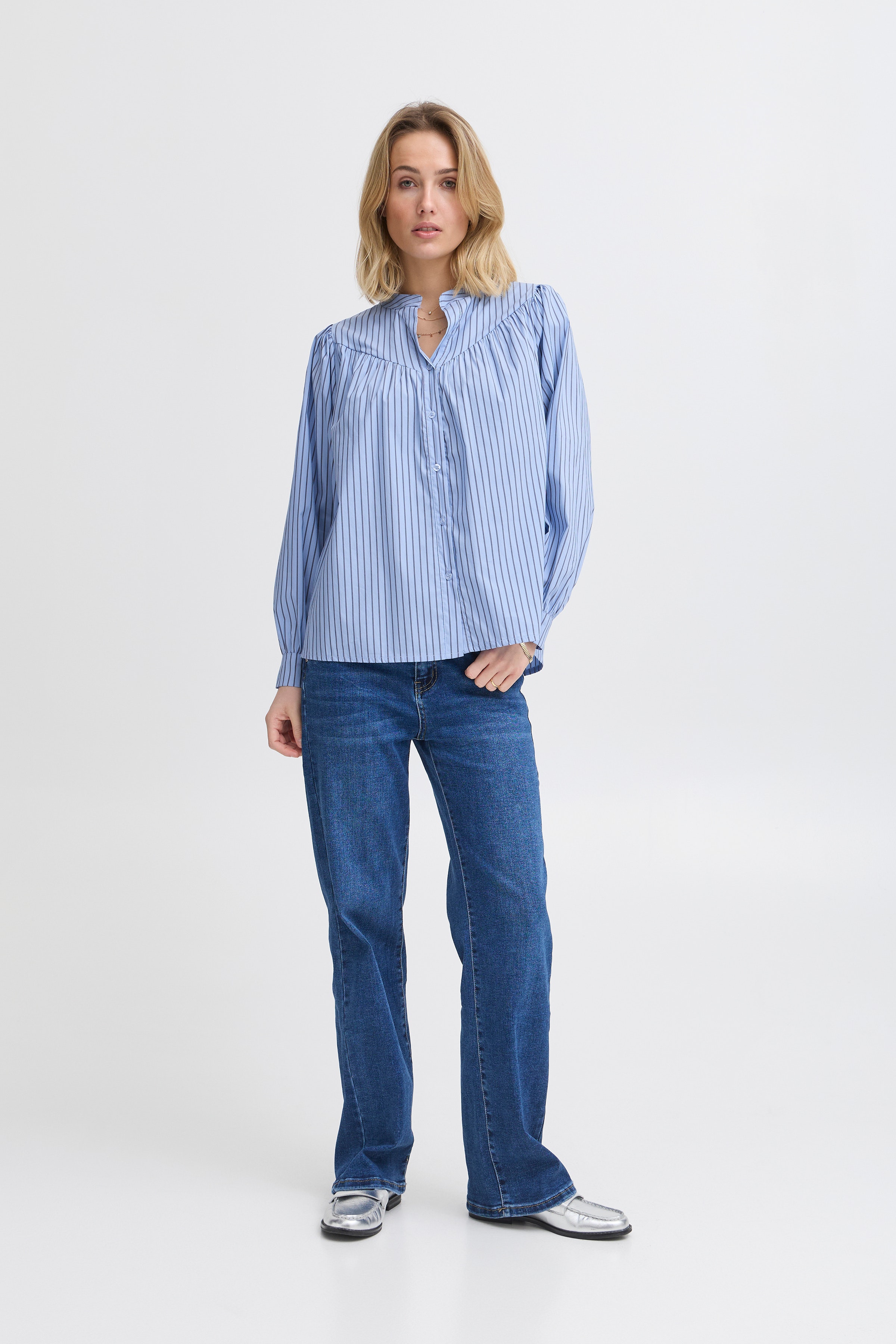 SBGISU Bluse LOOKBOOK FRONT 22100909-203403