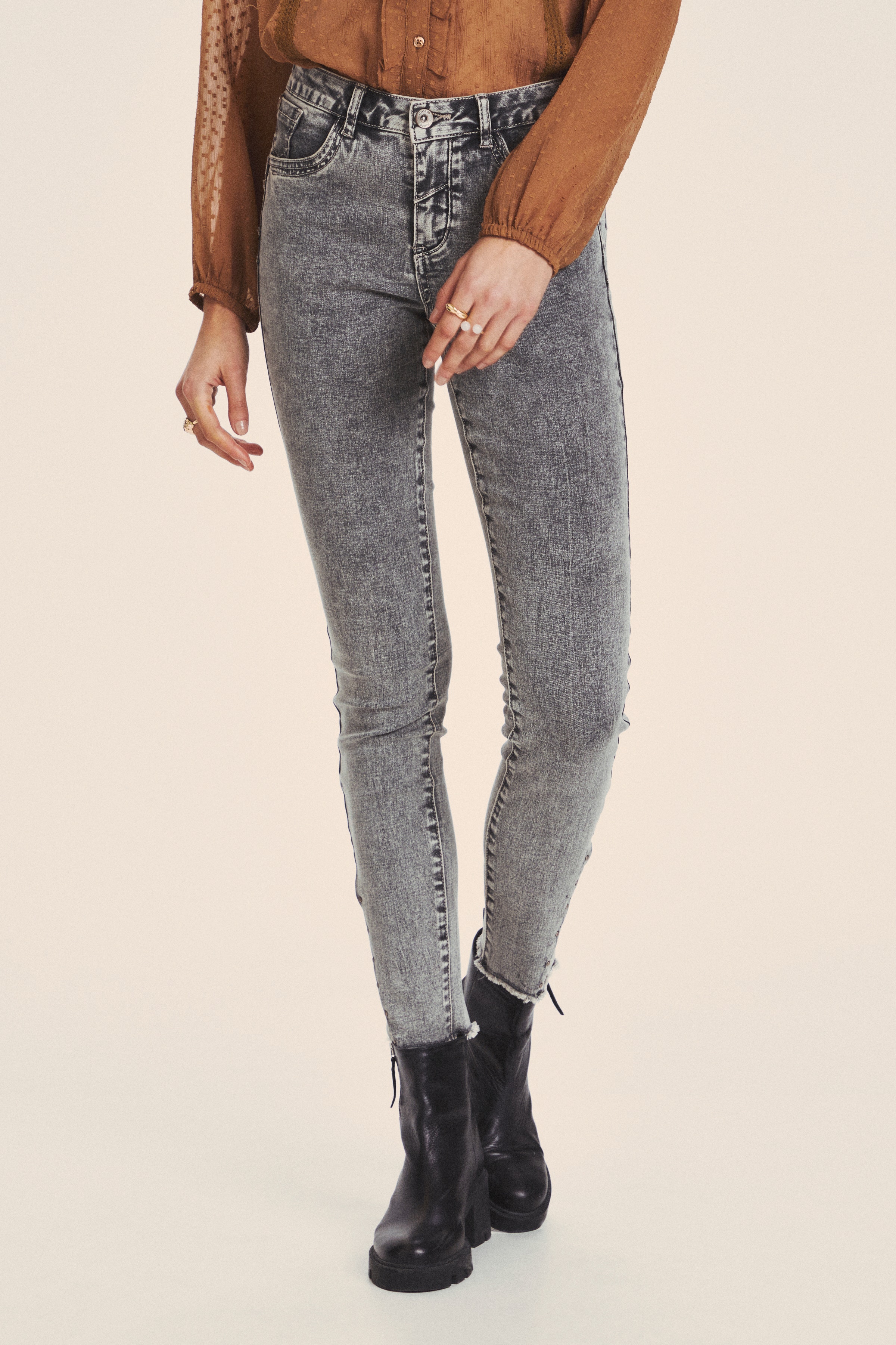 Jeans LOOKBOOK FRONT 10608305-101260
