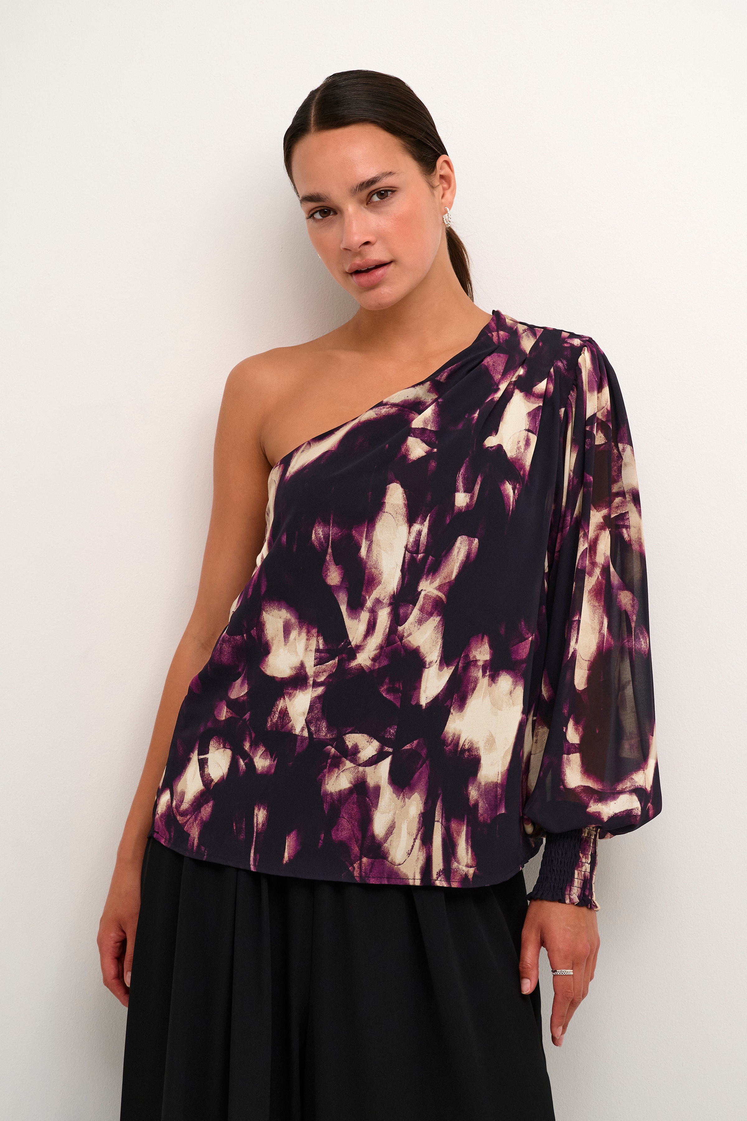 KAaska Bluse LOOKBOOK FRONT 10509209-106600