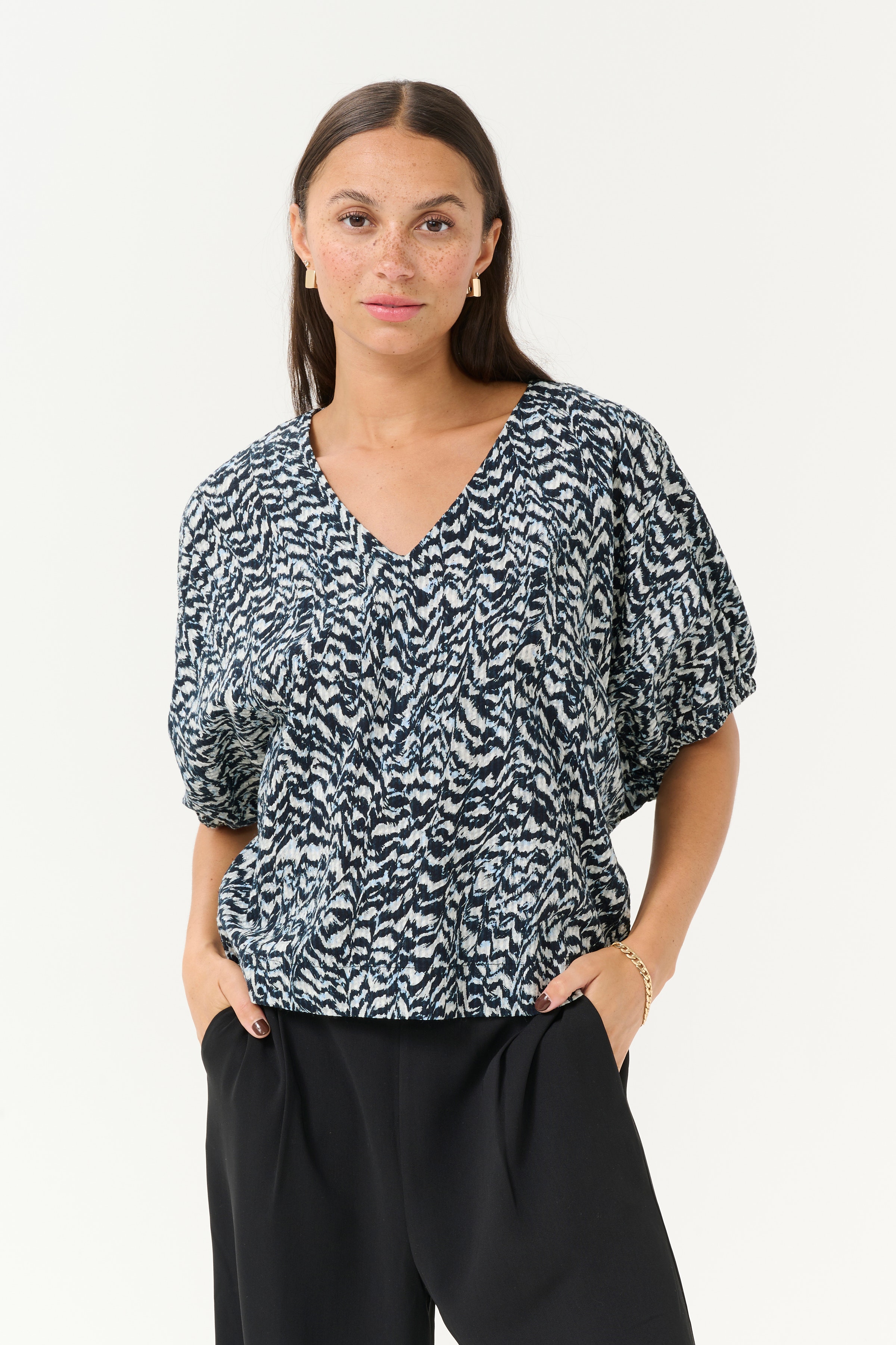 KAruffalo Bluse LOOKBOOK FRONT 10509934-107426