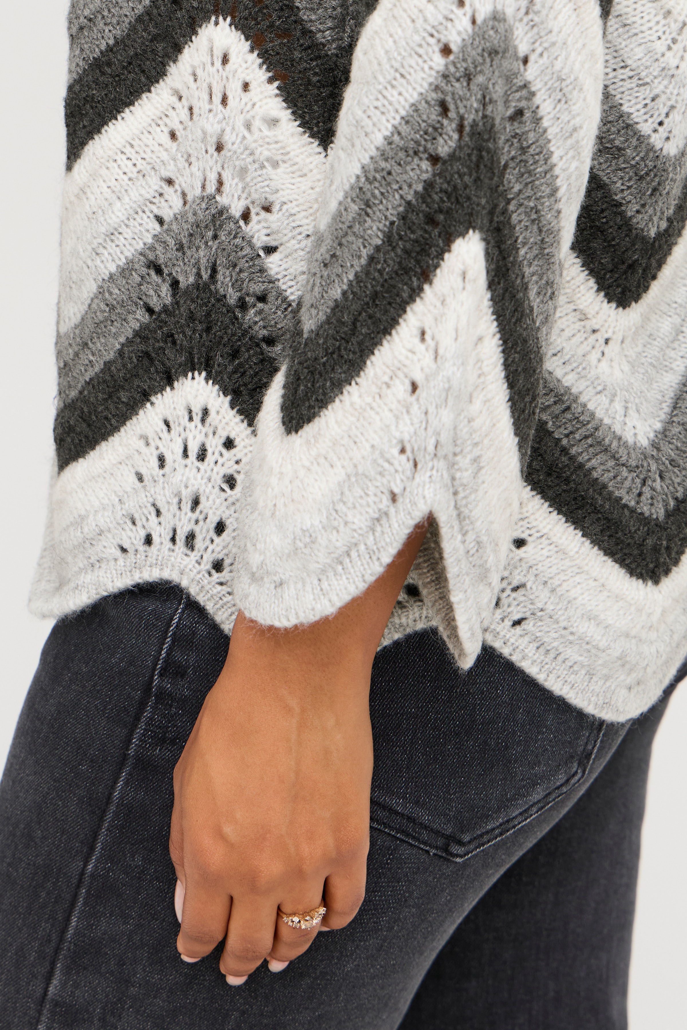 SBBIDIGA Pullover LOOKBOOK DETAIL 22100813-203619