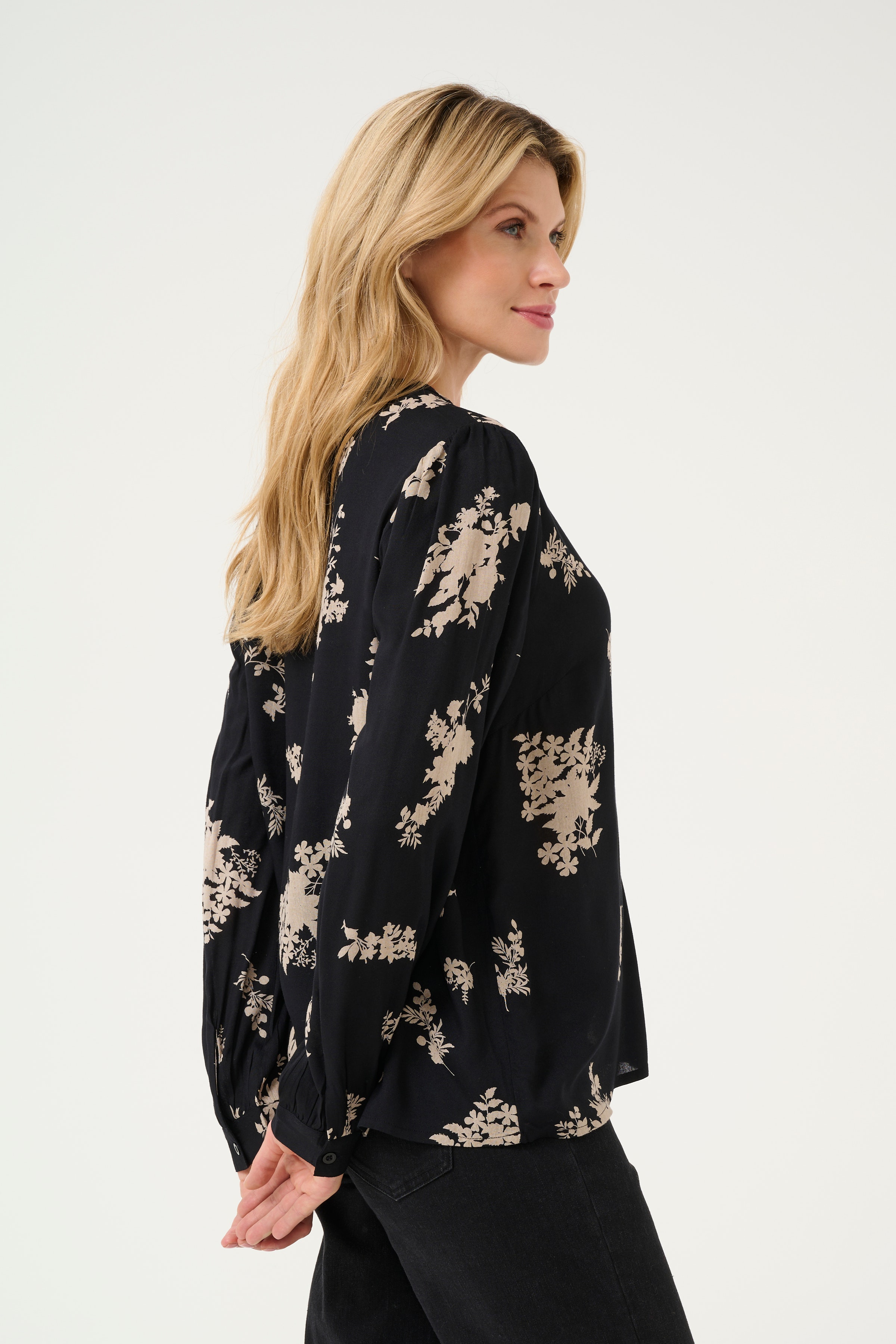 KAsomia Bluse LOOKBOOK BACK 10507259-106367
