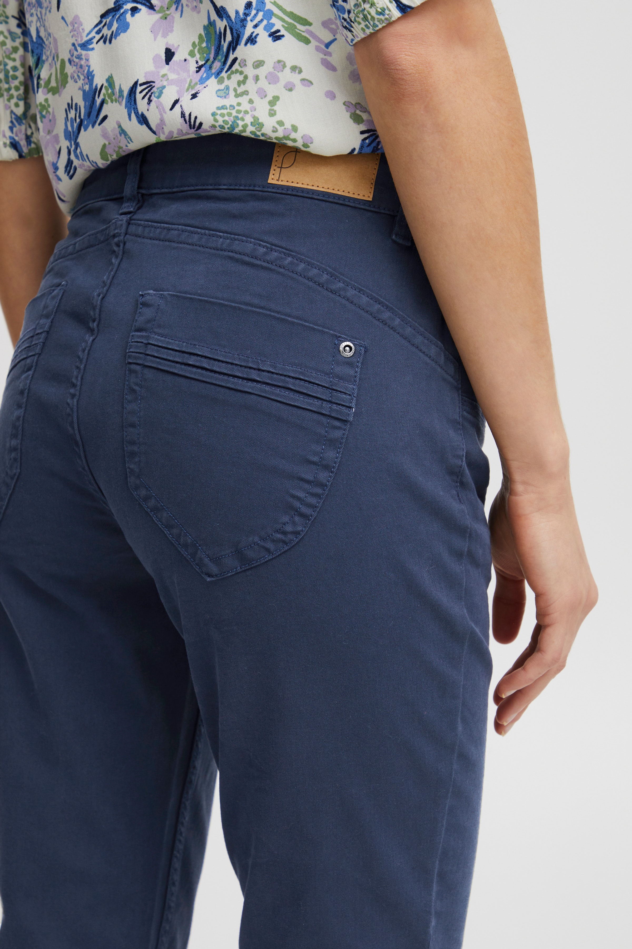 FRFOTWILL Trousers LOOKBOOK DETAIL 20610422-193923