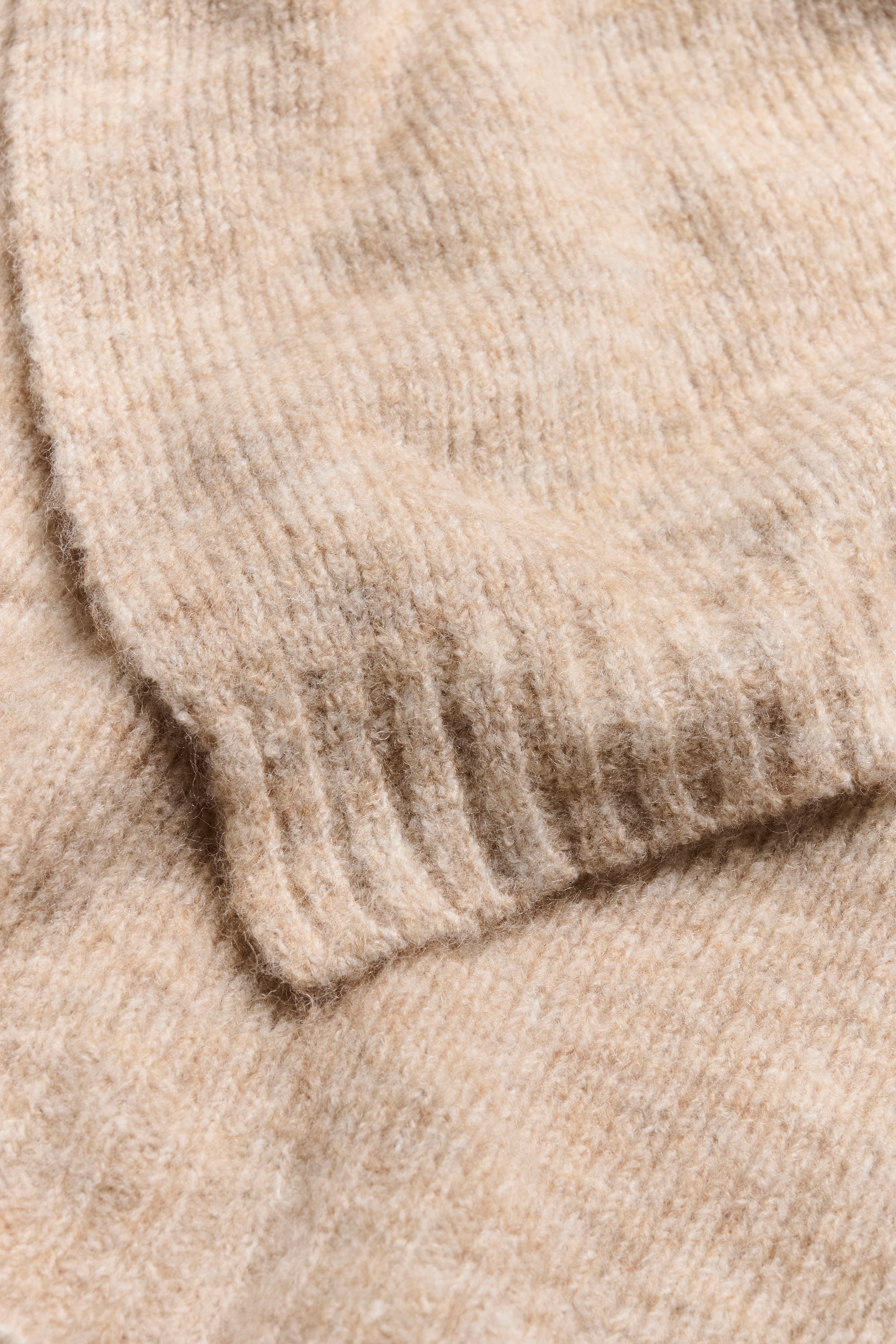 KAmarlene Skjerf PACK DETAIL 10508600-100123