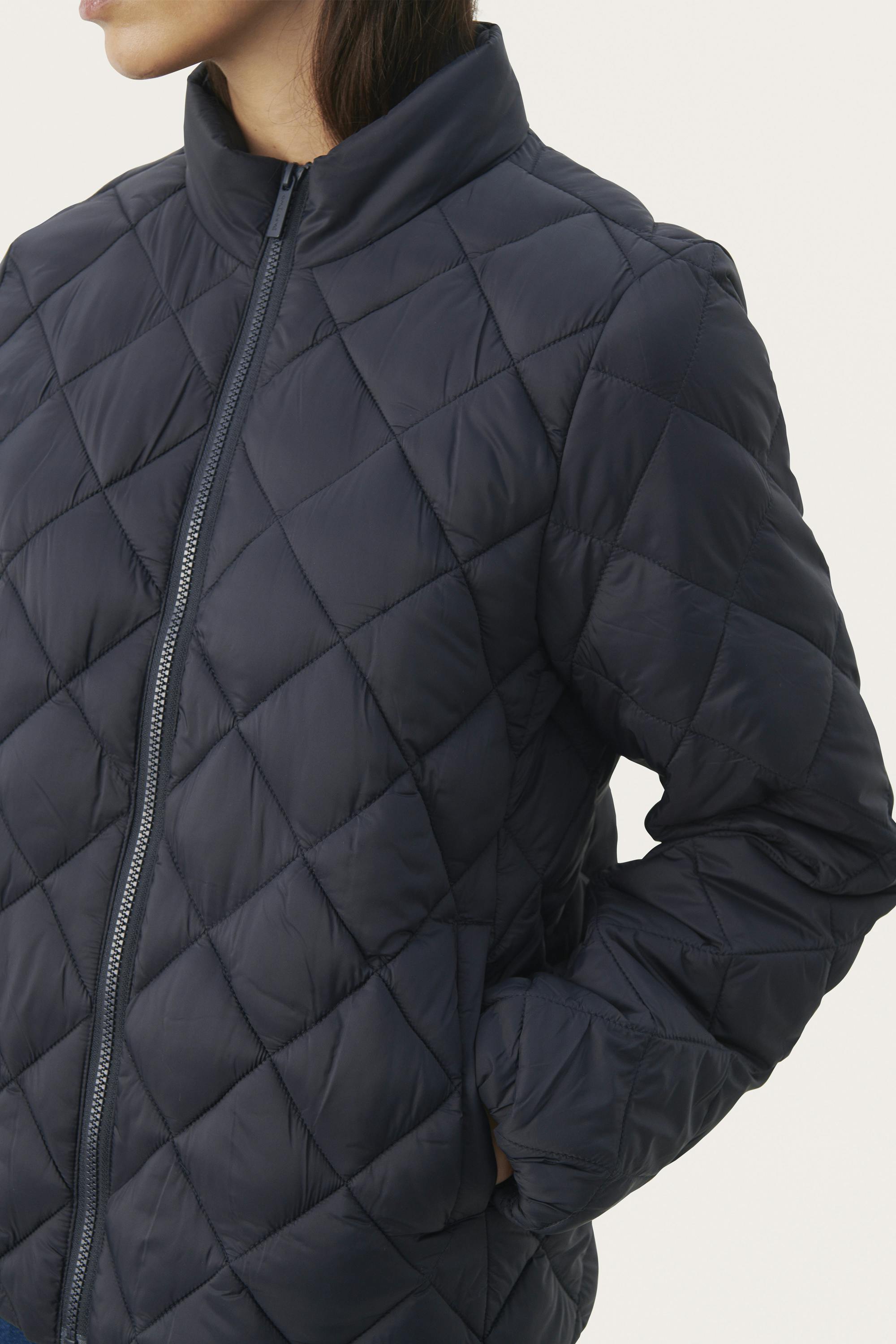 OliaPW Short down jacket LOOKBOOK DETAIL 30307752-194013