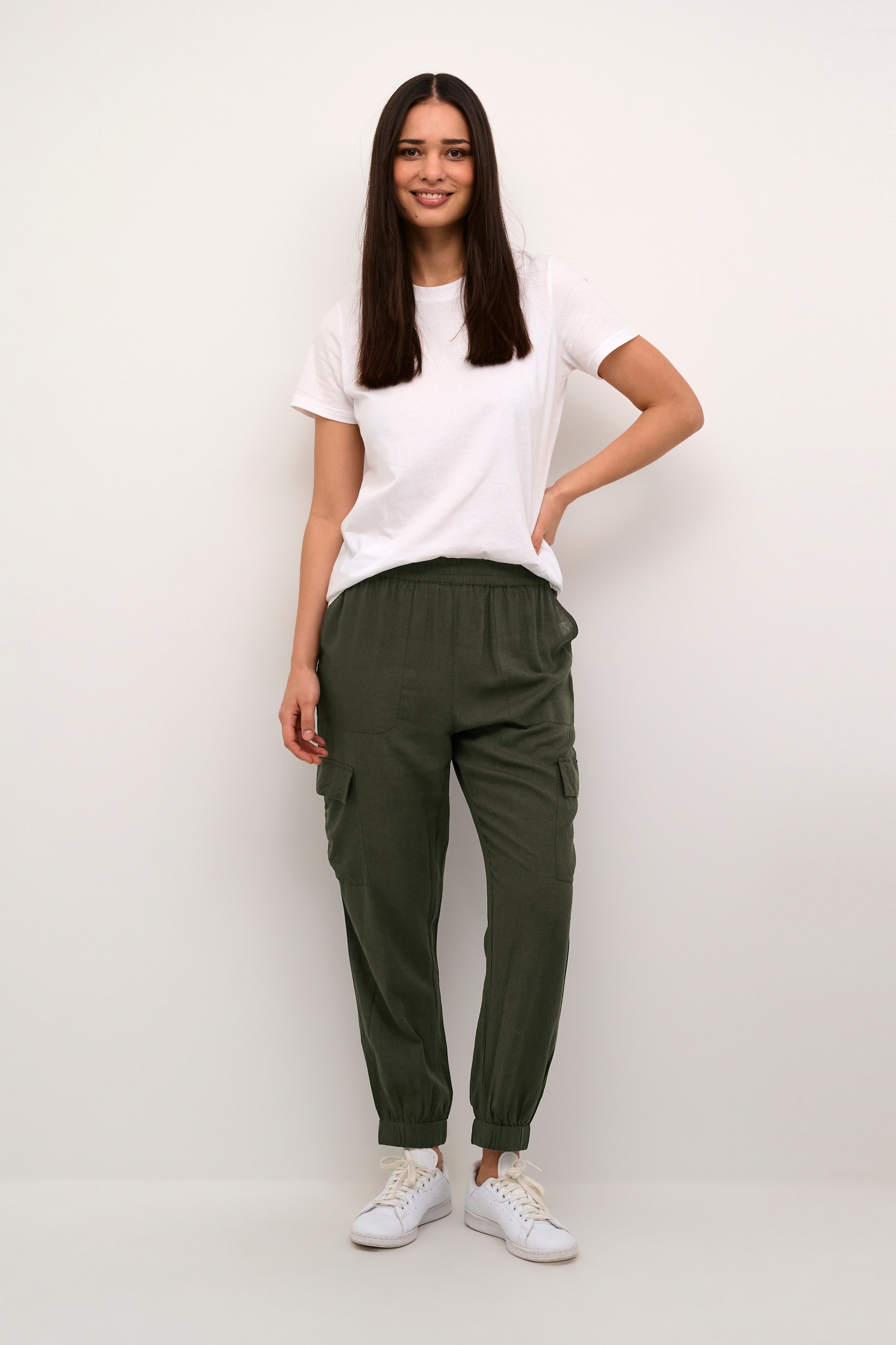 KAmilia Byxor LOOKBOOK FRONT 10508429-190414