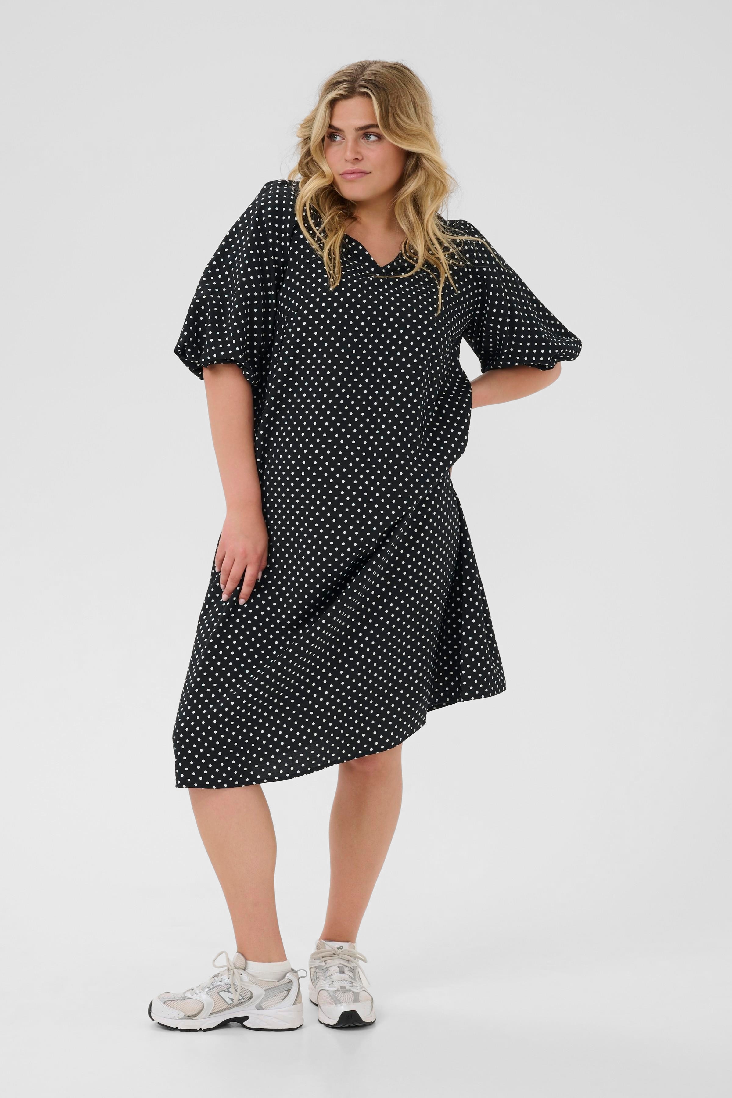 KCgina Jurk LOOKBOOK FRONT 10583436-107967